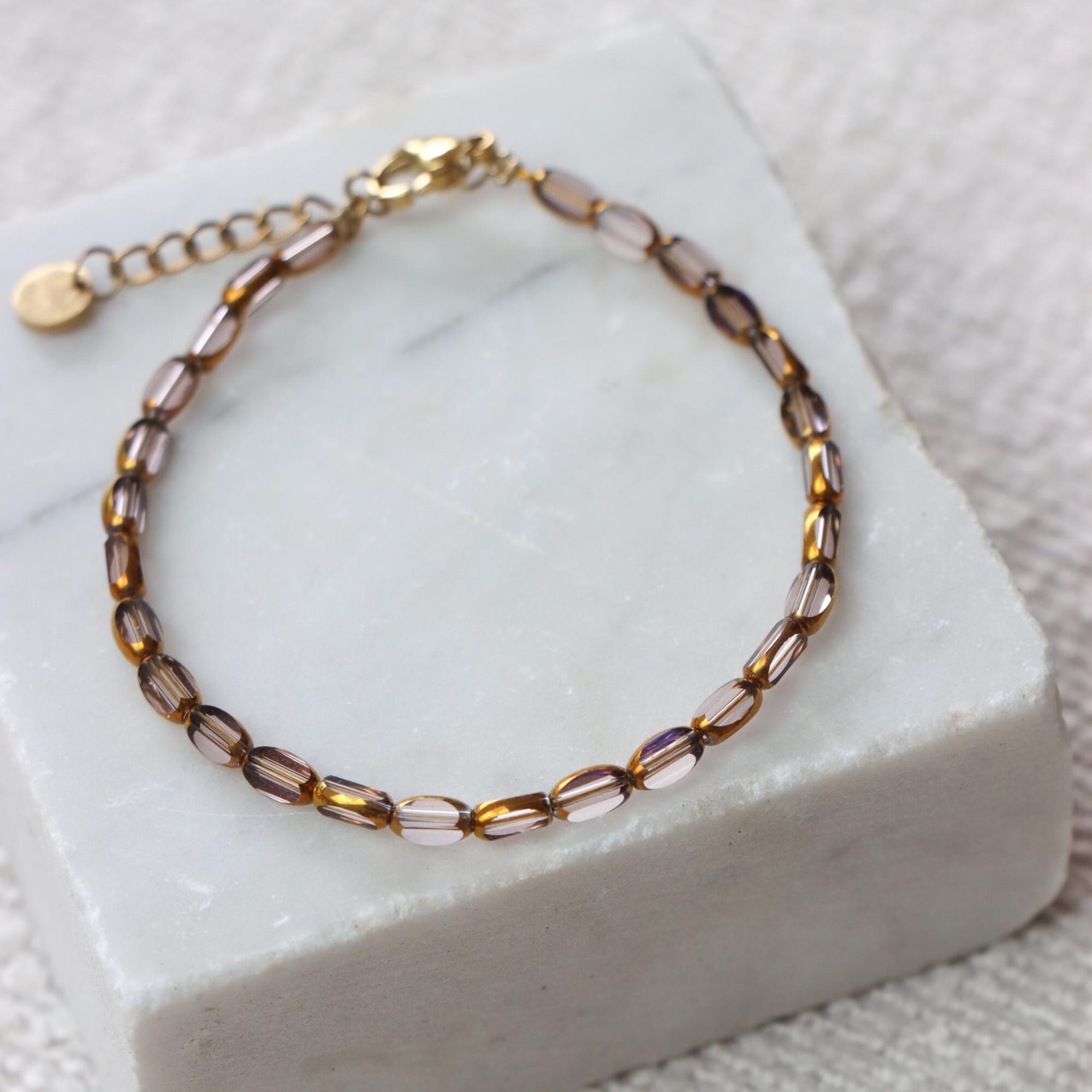Grey glow bracelet gold