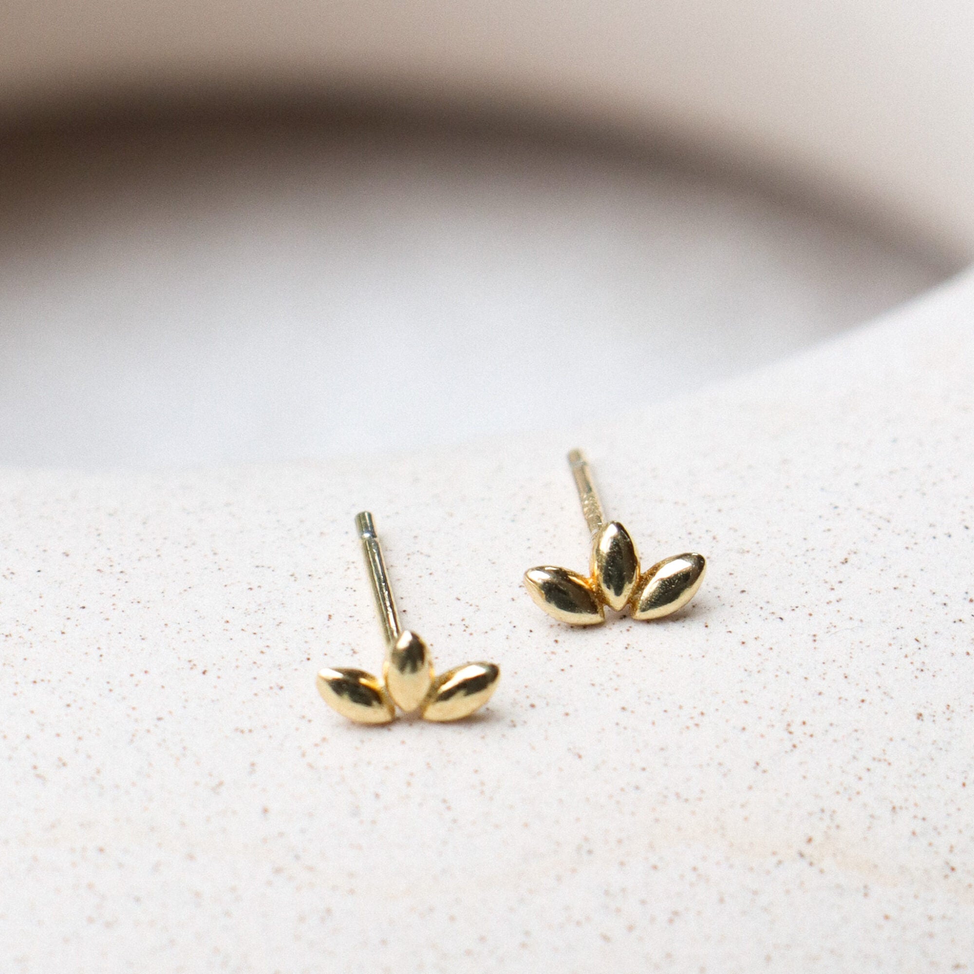 Half leaf gold