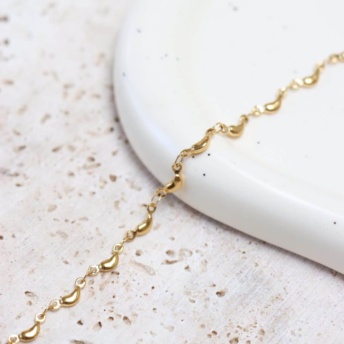 Half moon bracelet gold