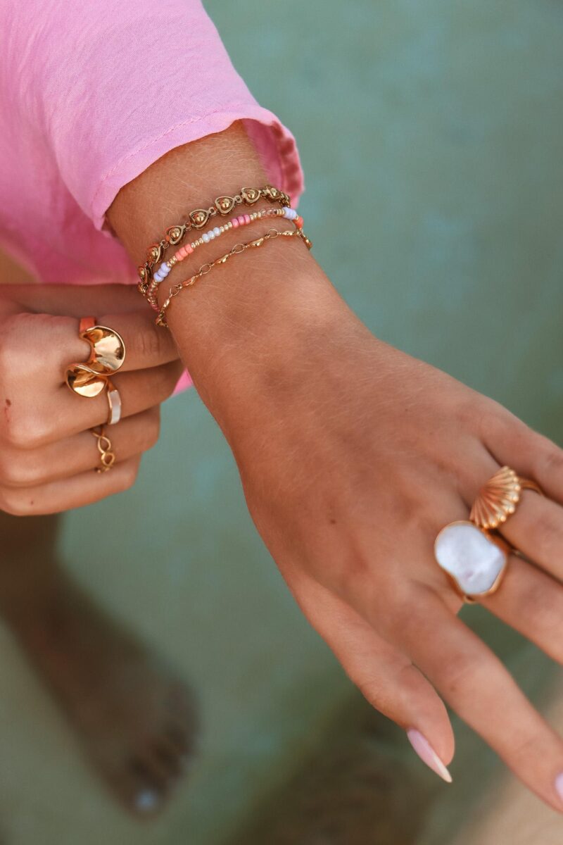 Half moon bracelet gold