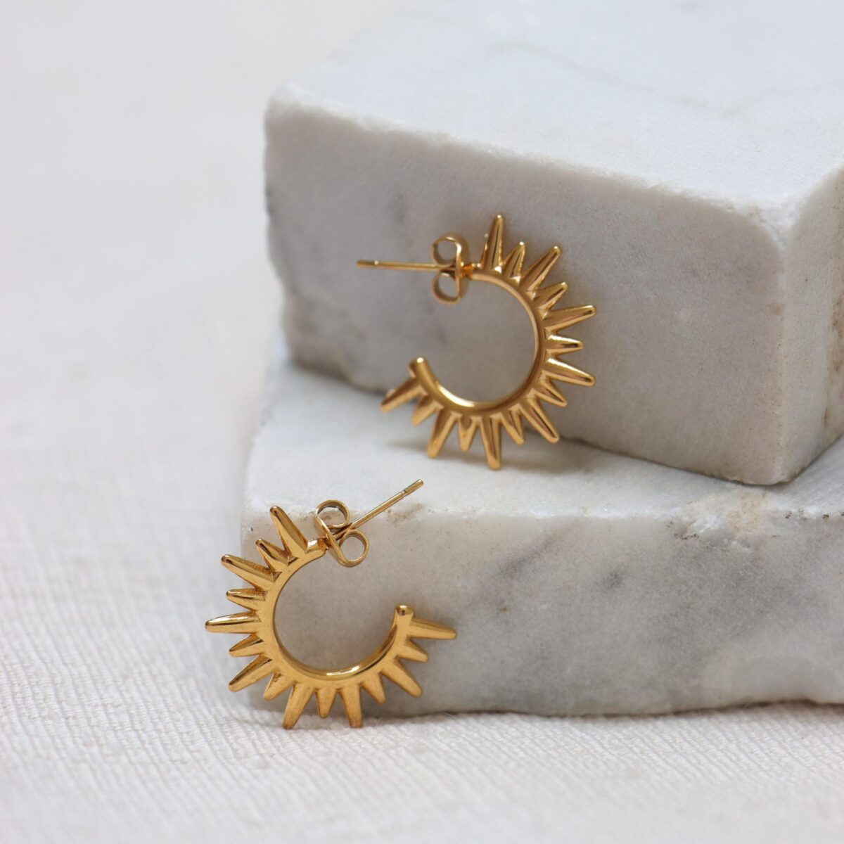Half sun hoop gold