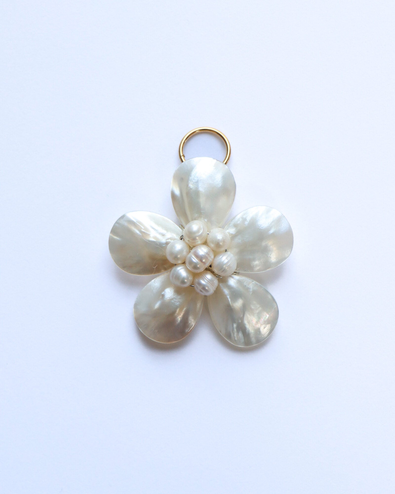 Ice blossom charm gold