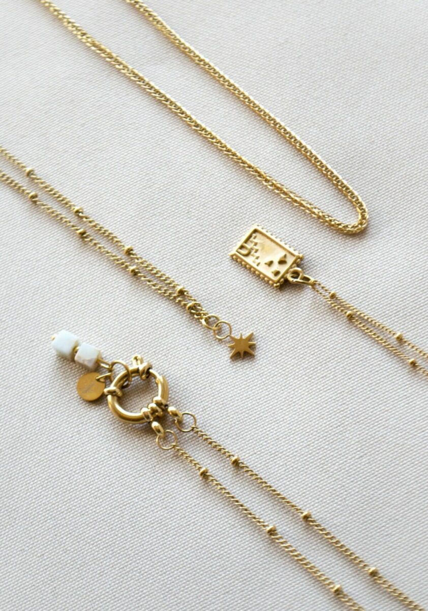 Infinity necklace gold