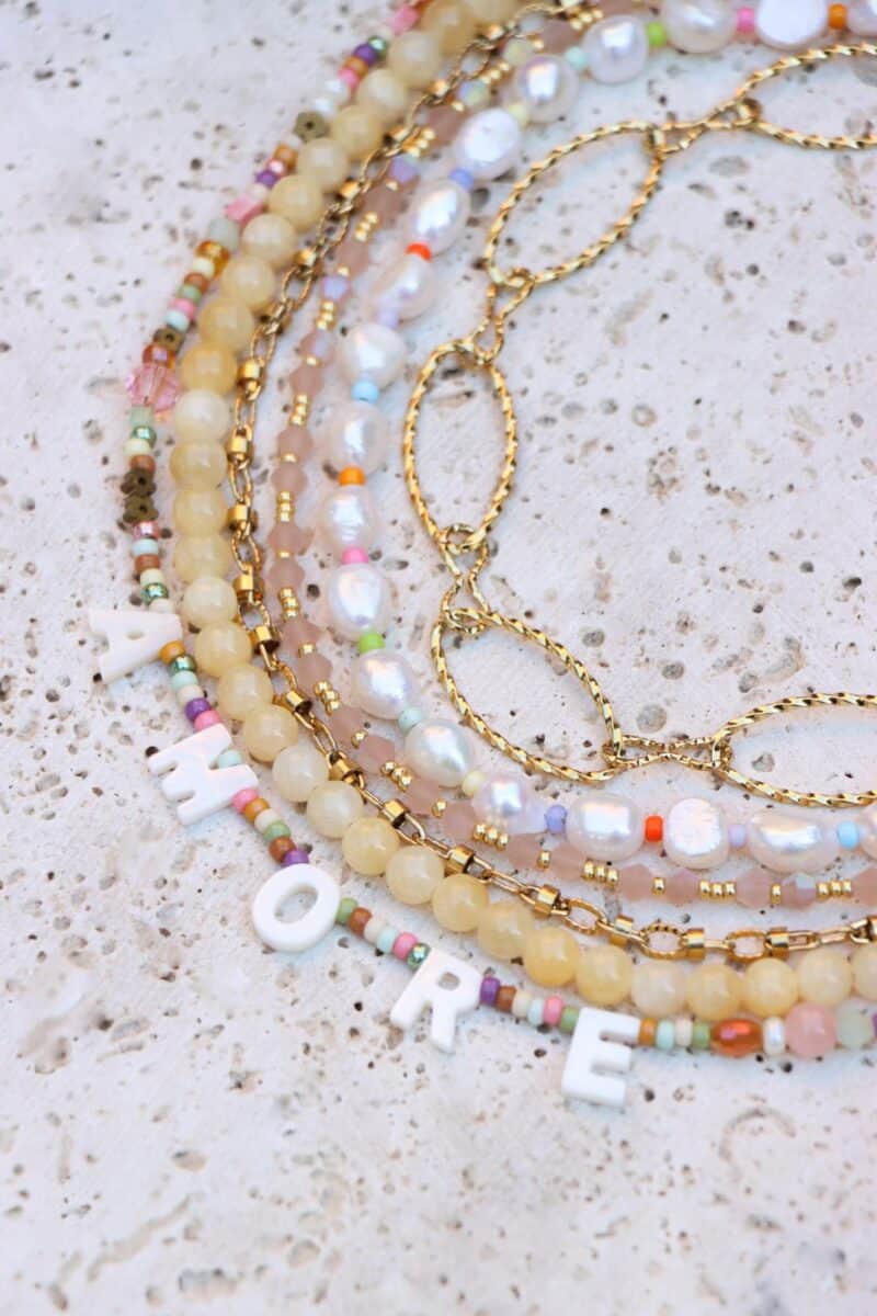 Infinity oval necklace gold