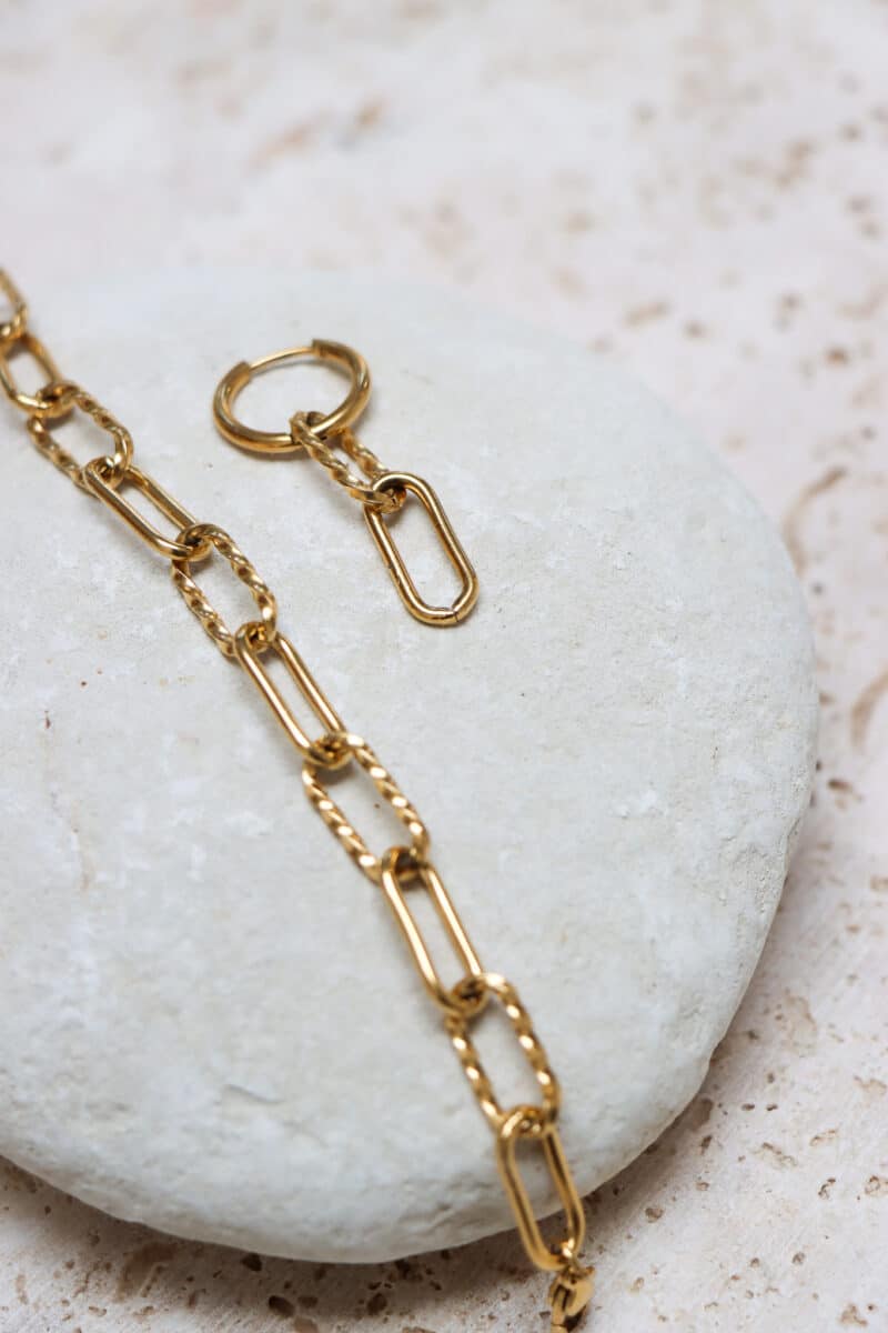 King George hoop gold