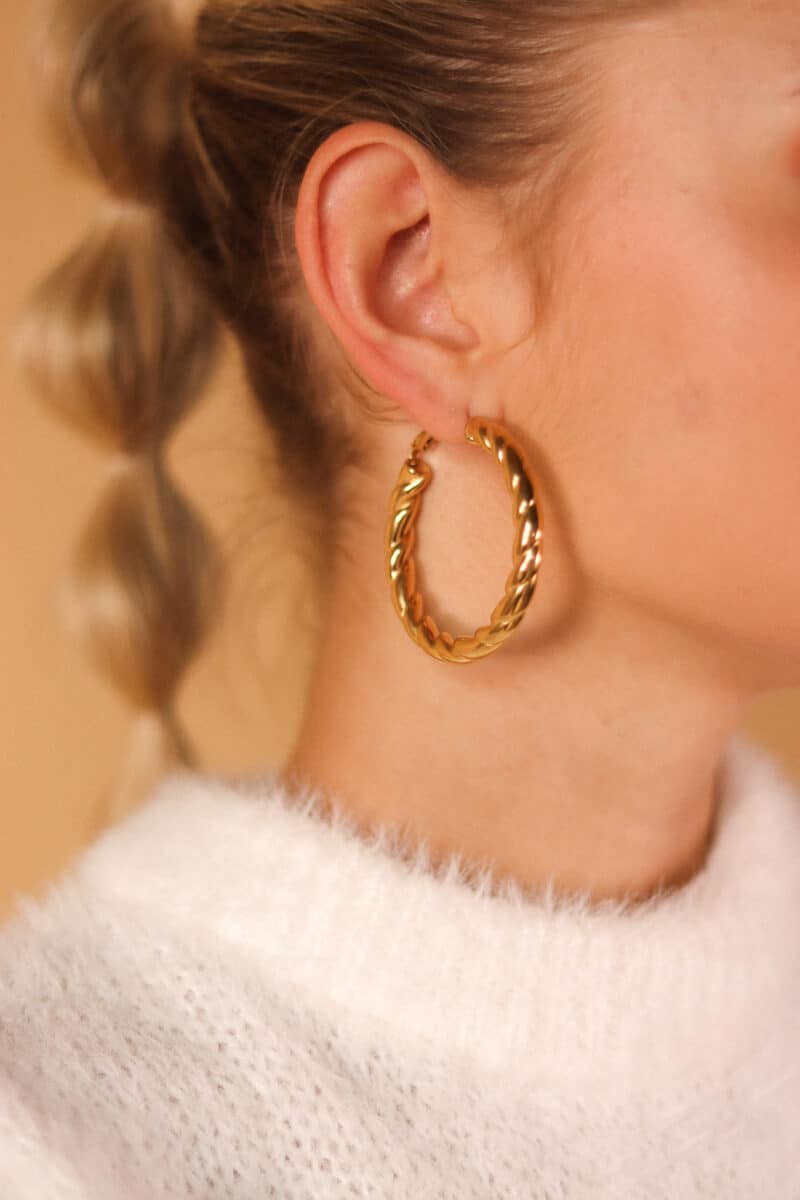Knotbound hoop gold