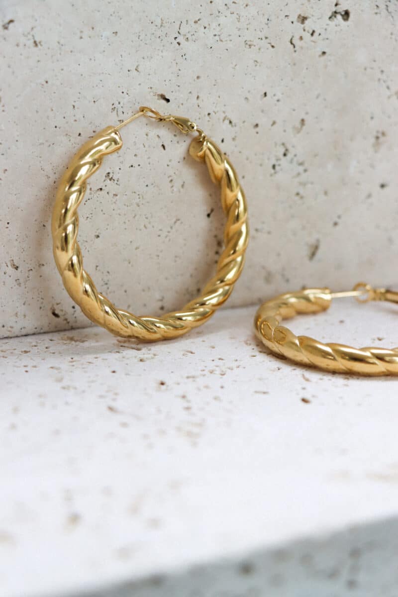 Knotbound hoop gold