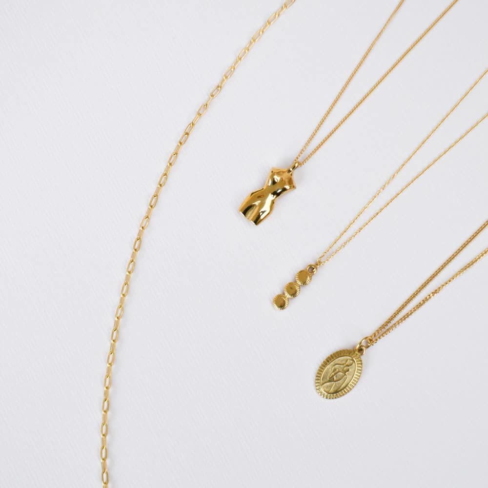 La femme necklace gold
