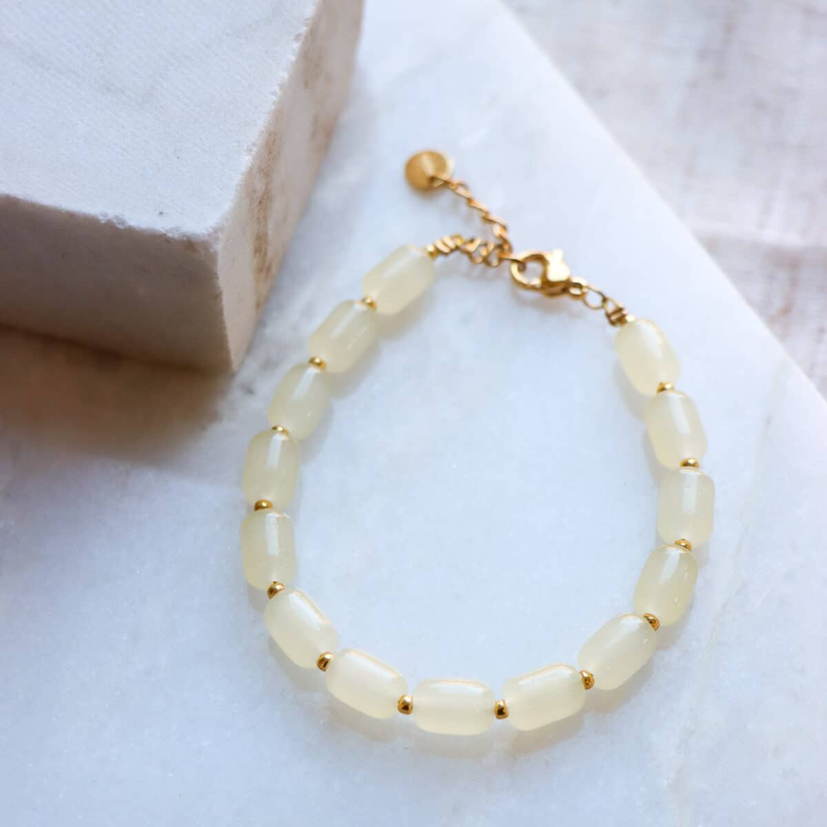 Lemon beads bracelet gold