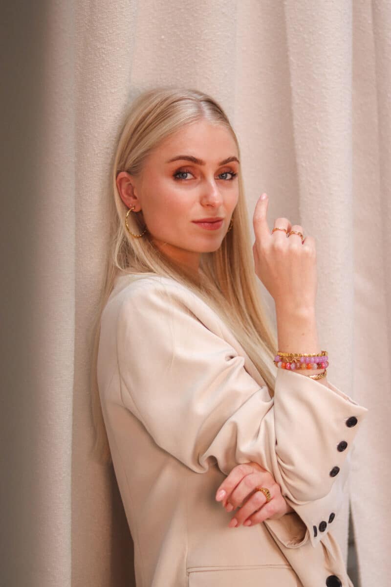 Lilac jade bracelet gold