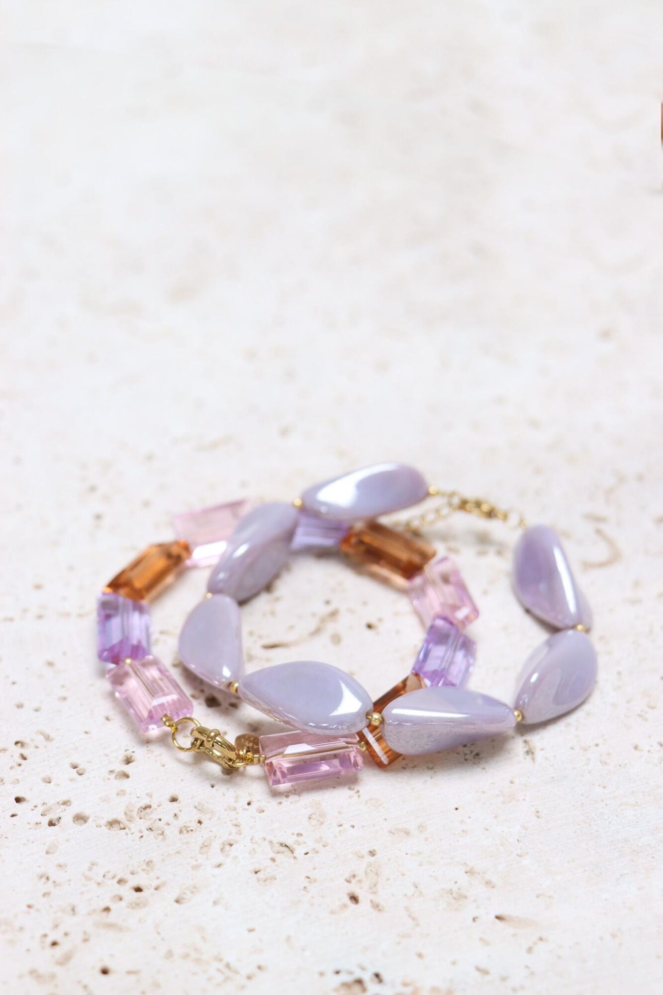 Lilac stones bracelet gold