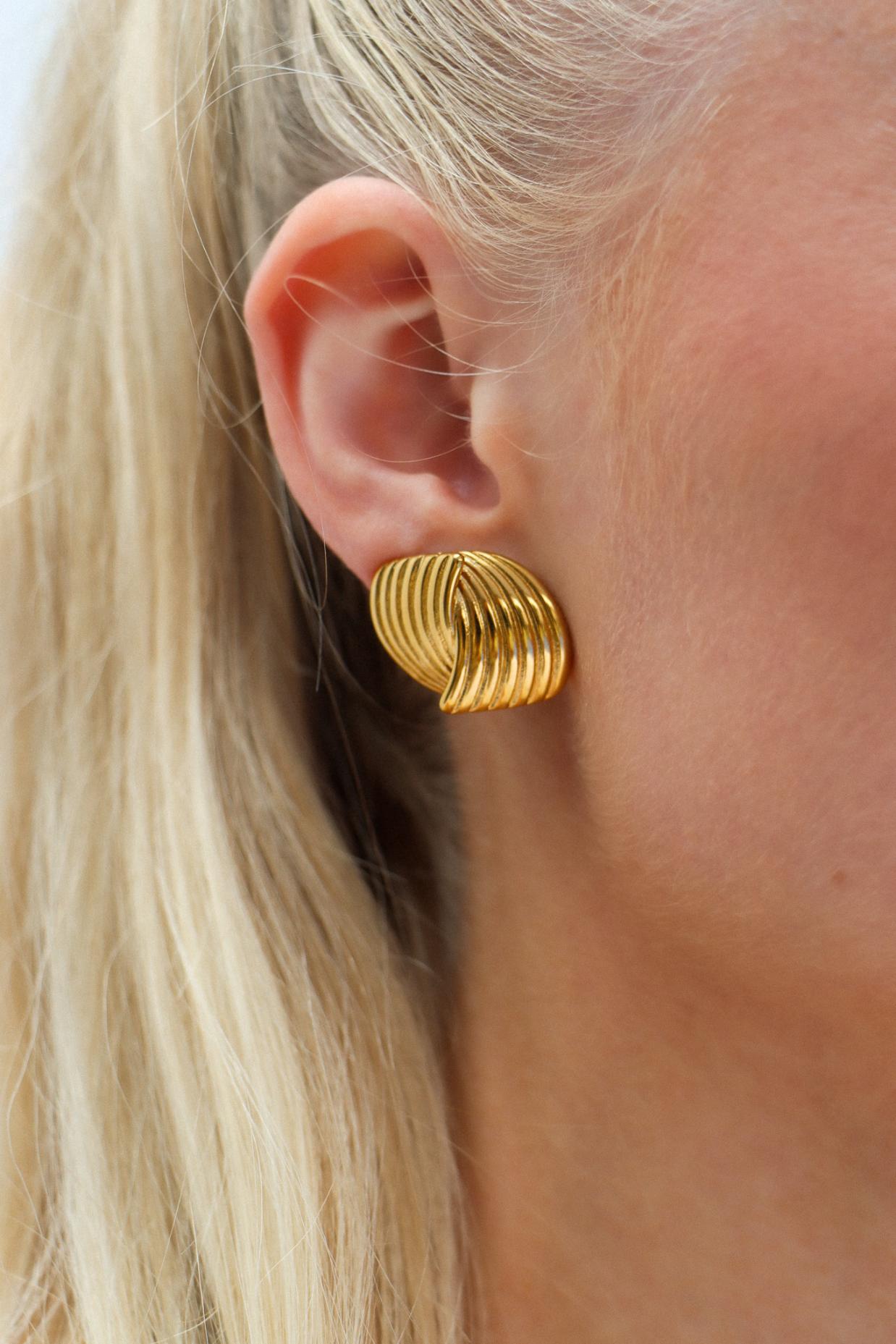 Louise hoop gold