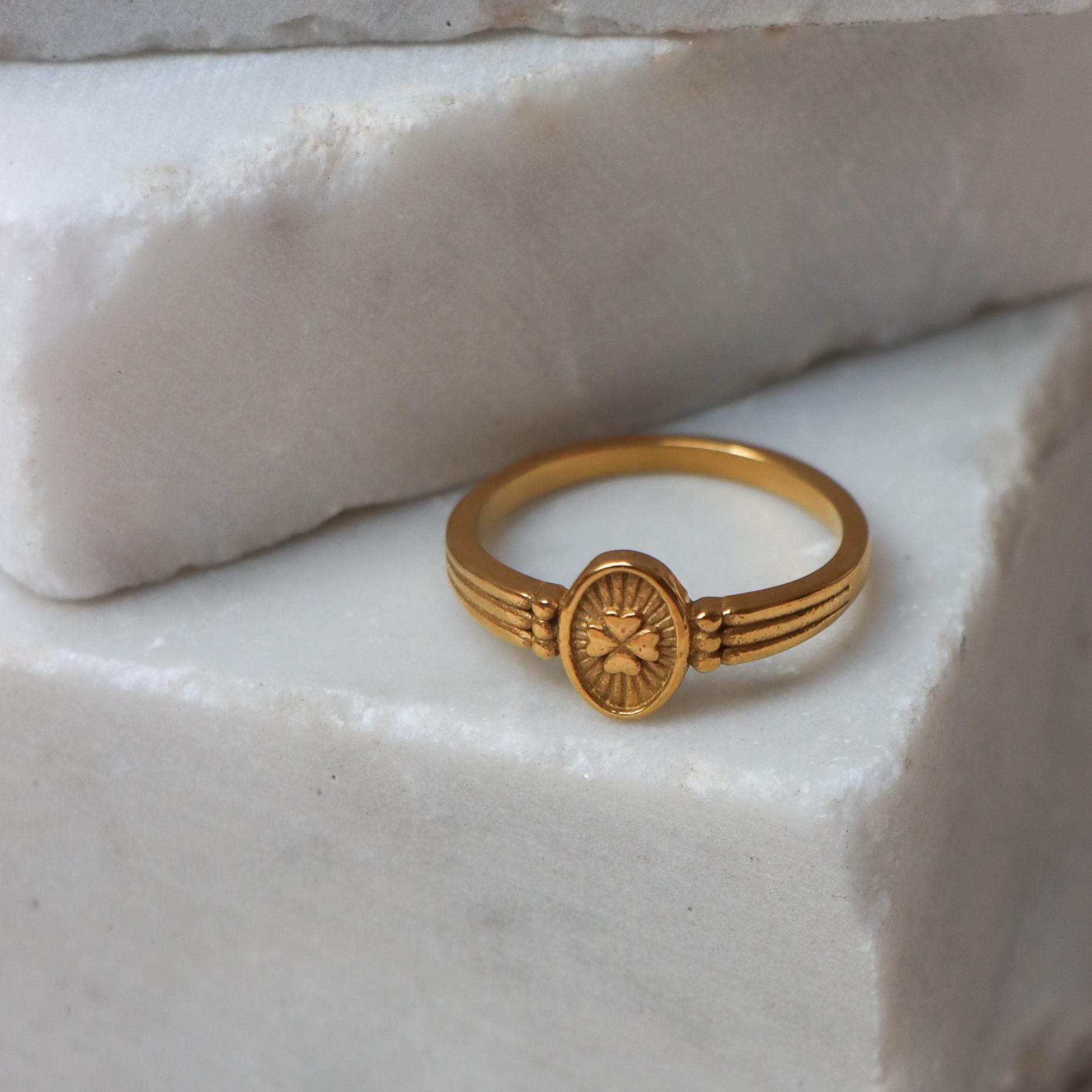 Lucky Luck ring gold