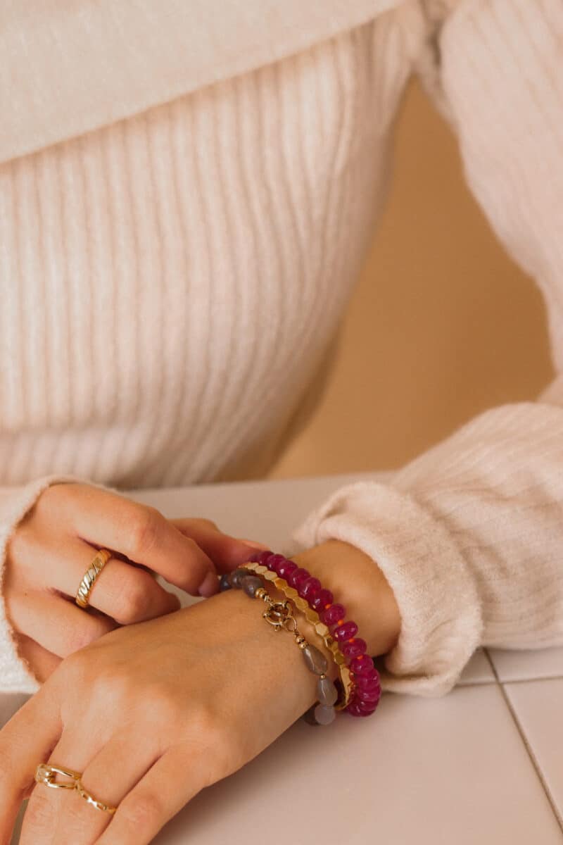 Magenta jade bracelet gold