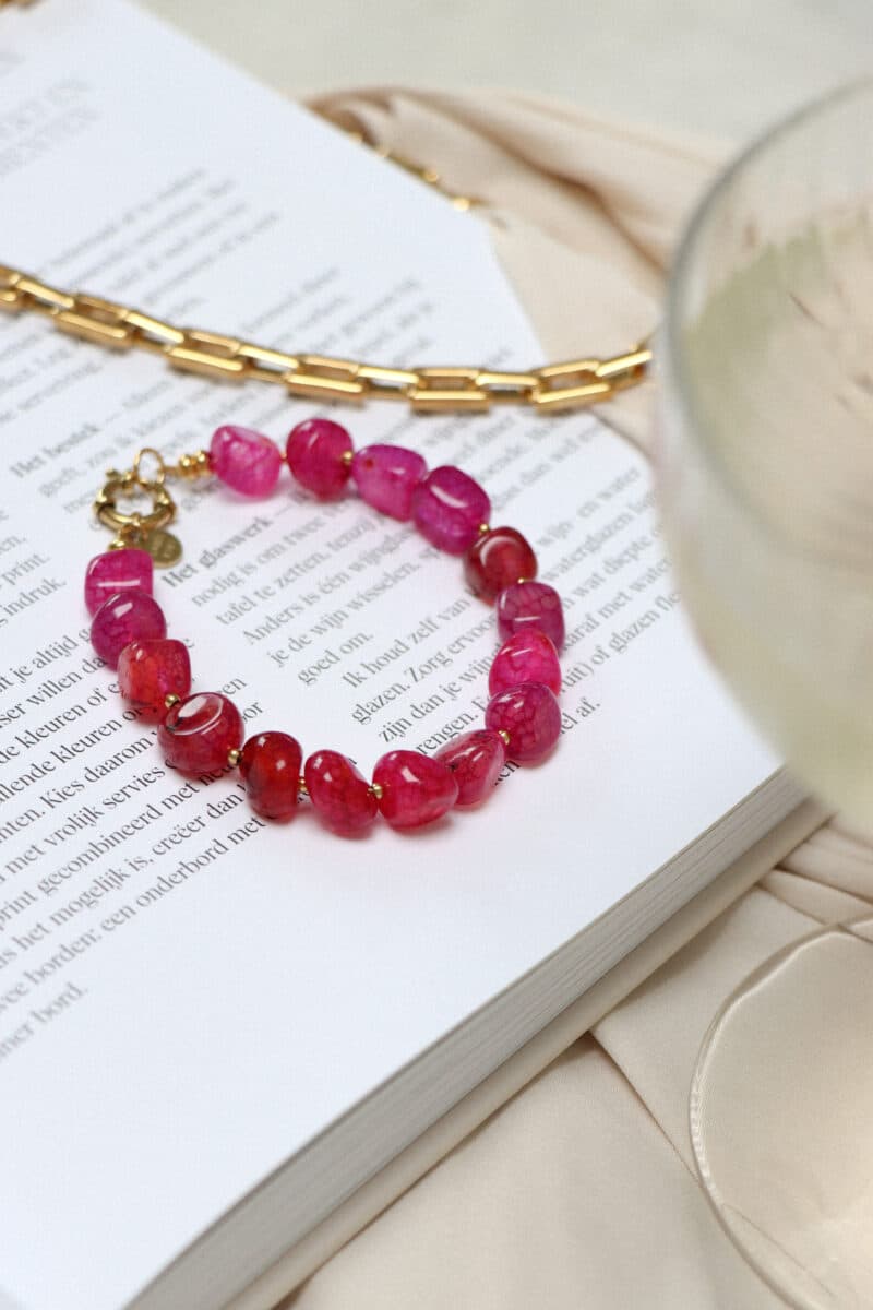 Magenta majesty bracelet gold