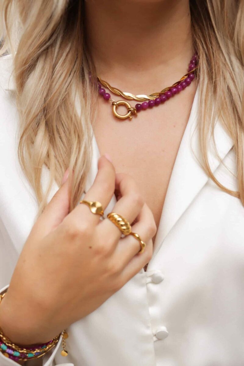 Magenta snake necklace gold