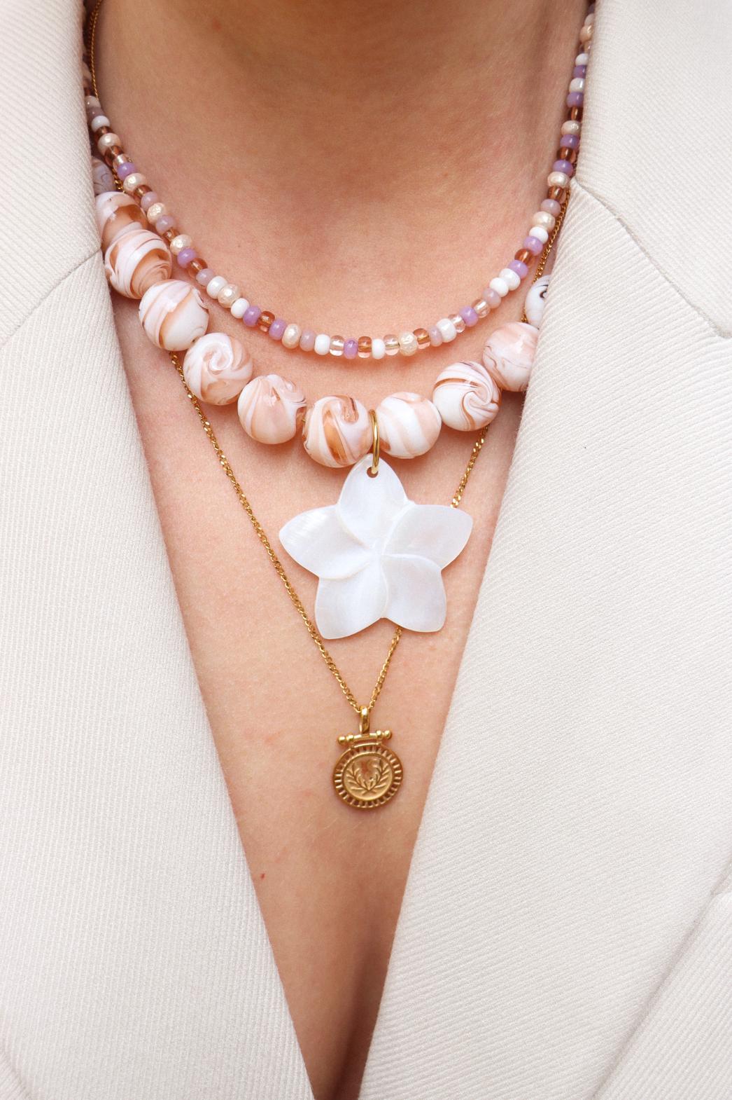 Marble rose necklace gold
