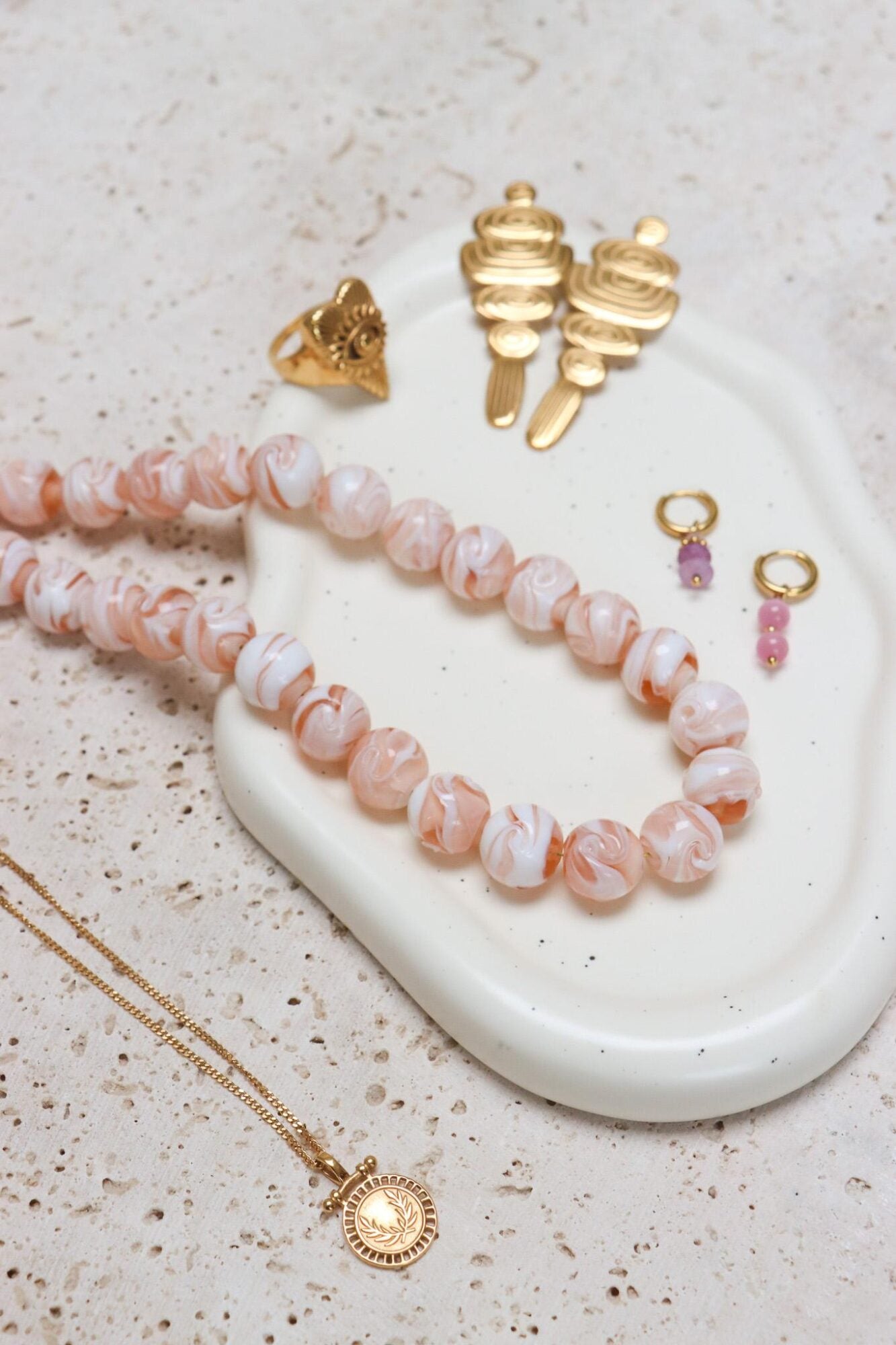 Marble rose necklace gold