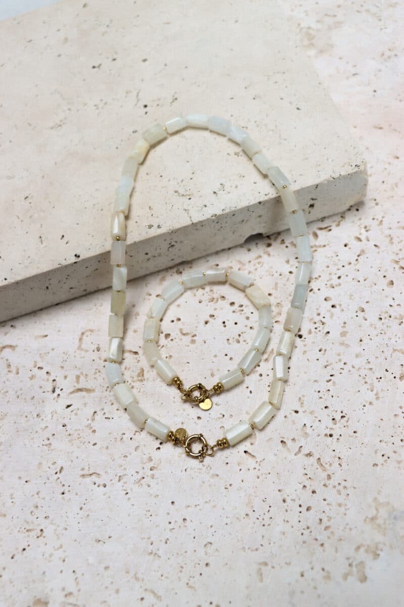 Moonstone marvel bracelet gold