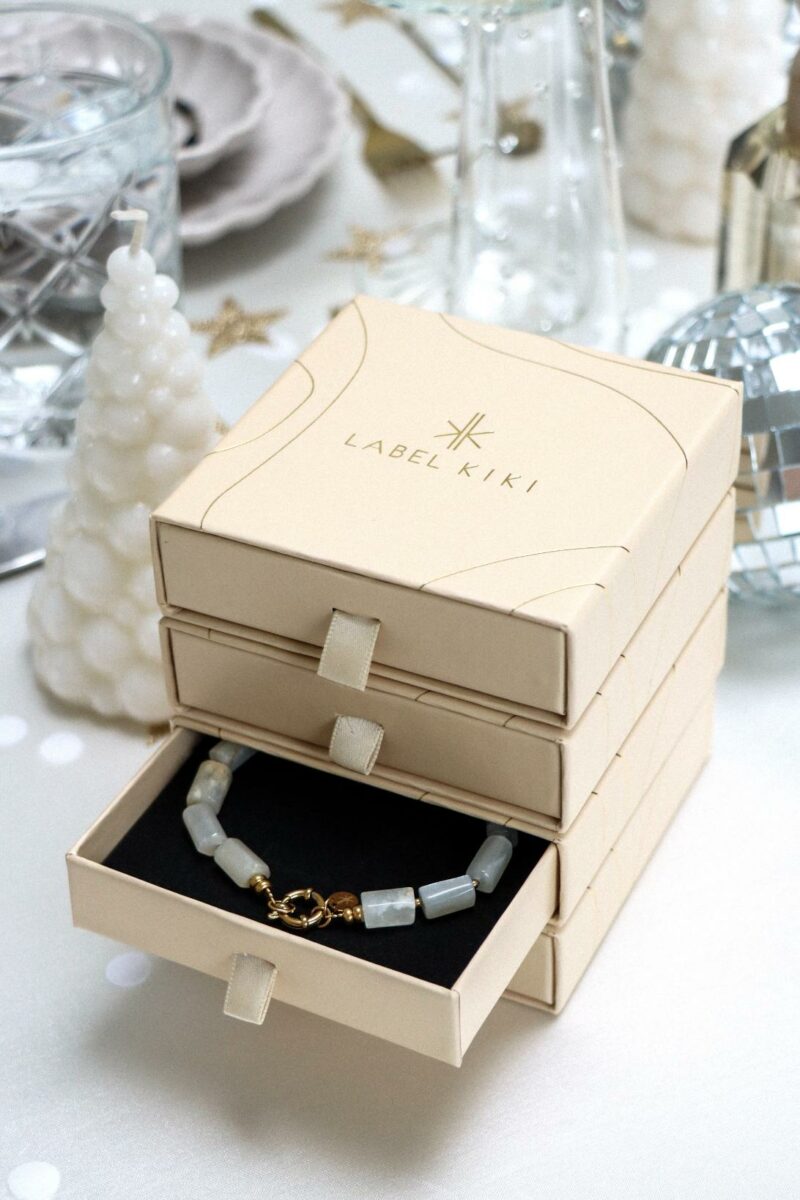 Moonstone marvel bracelet gold
