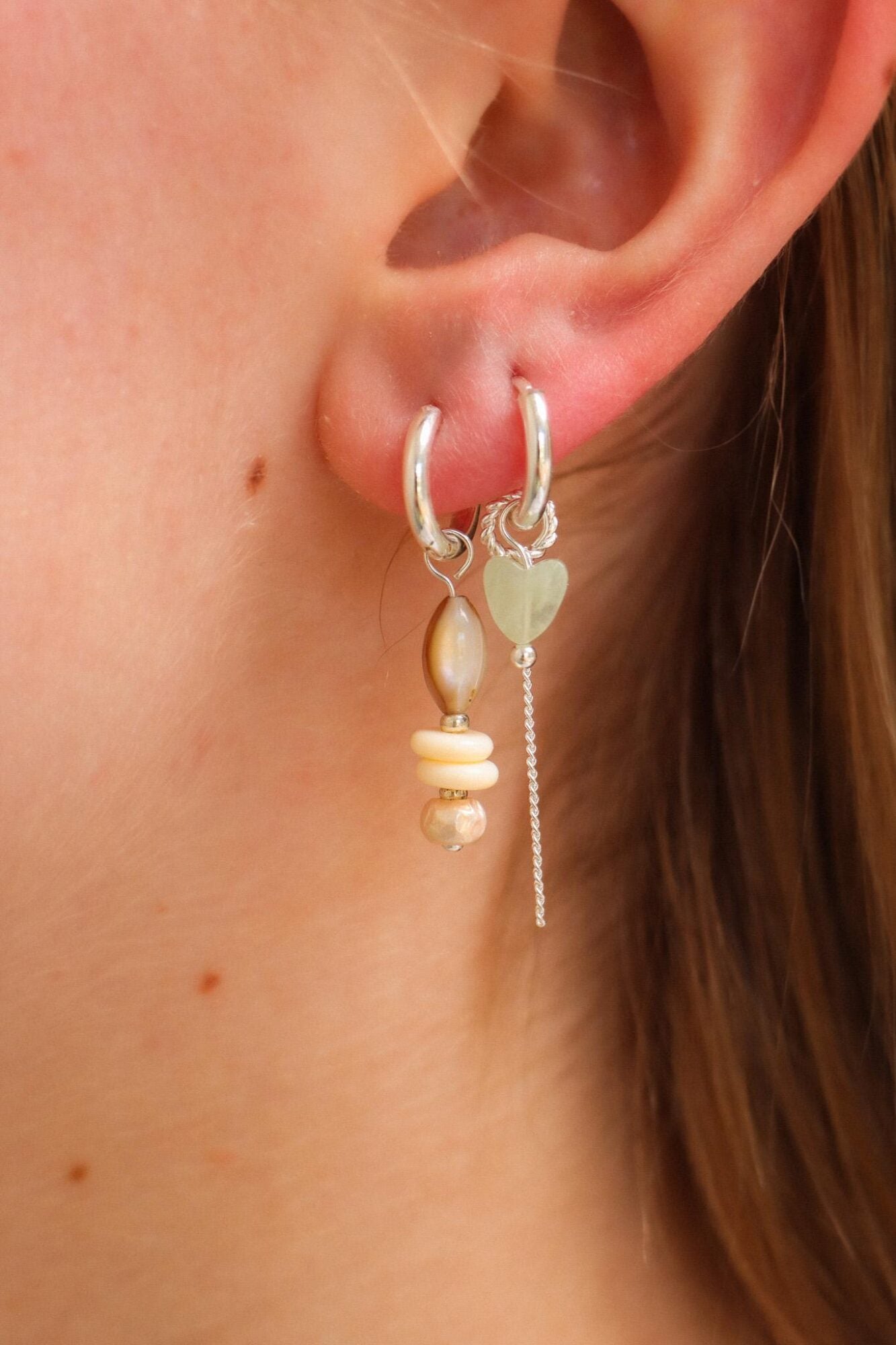 Natural shell hoop silver