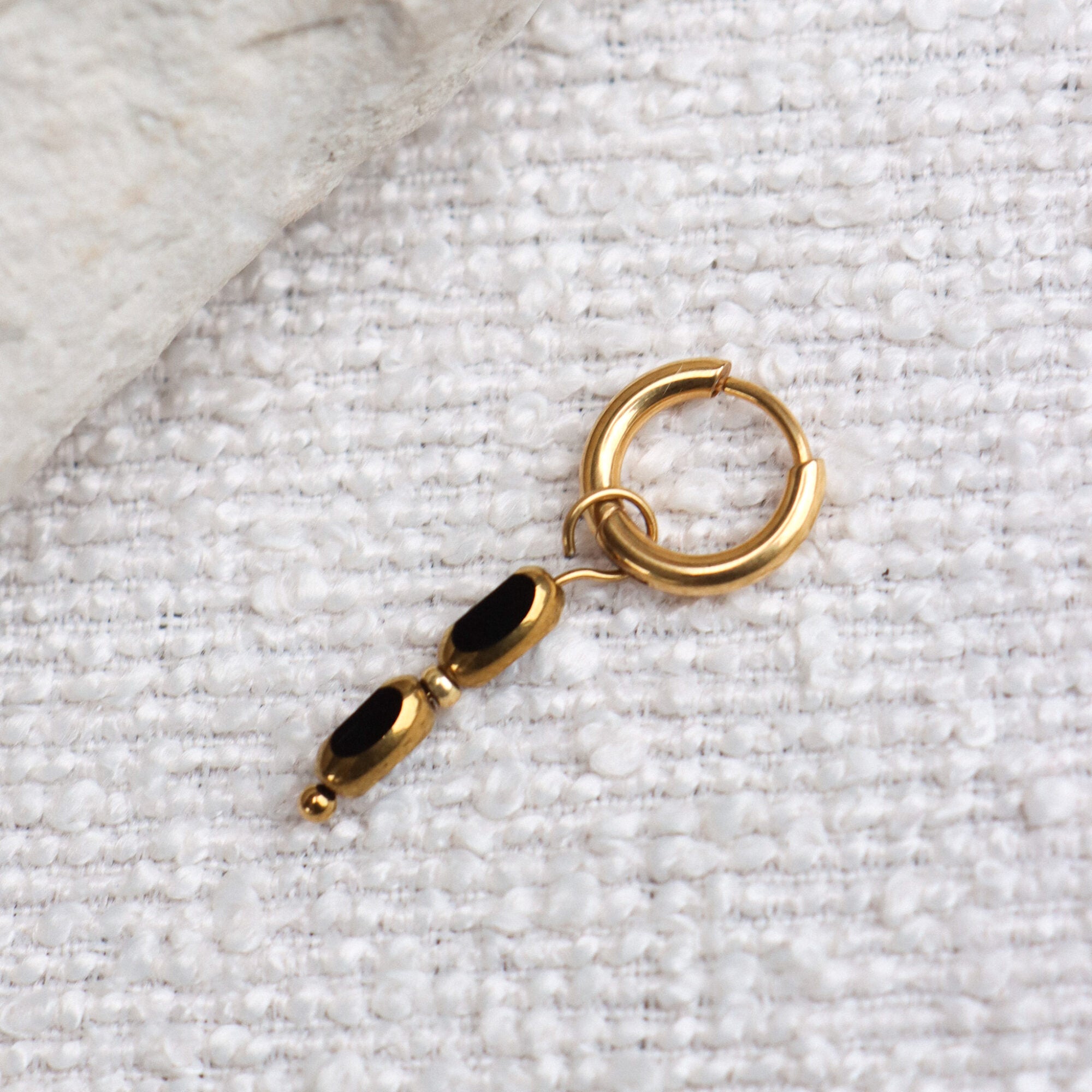 Noir glow hoop gold