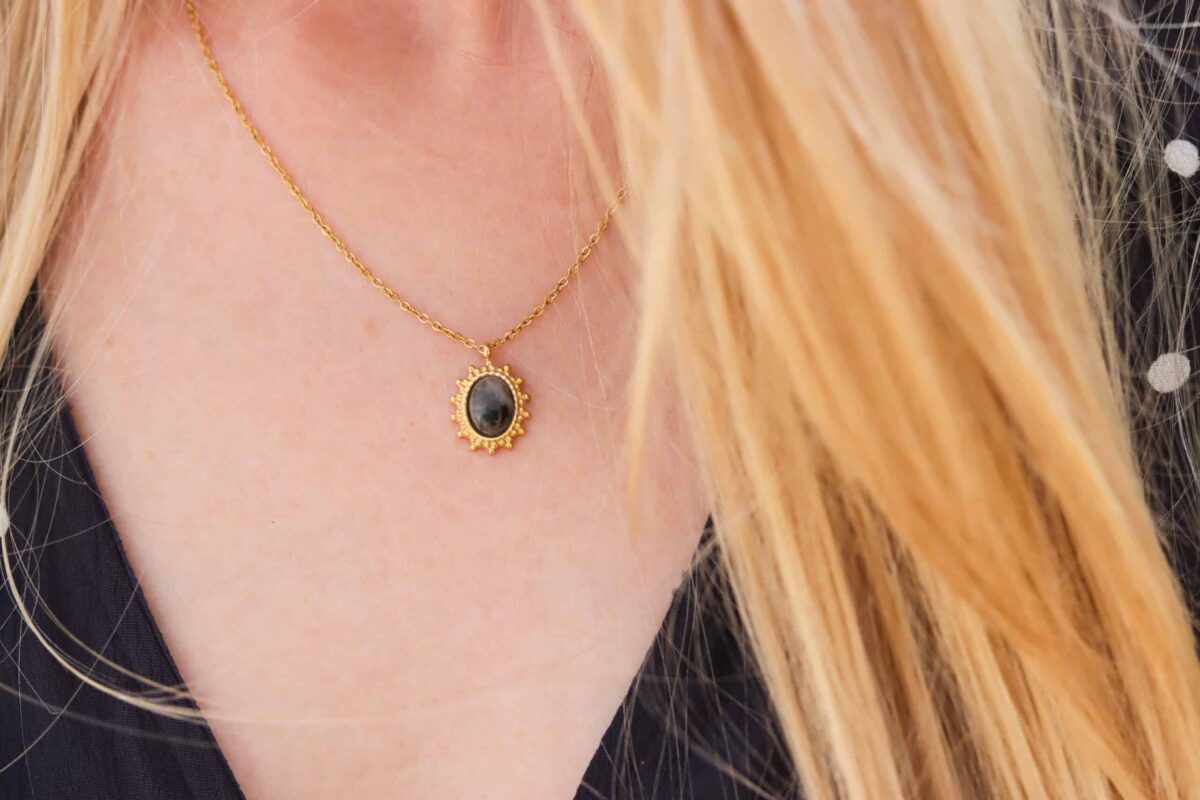 Noir necklace gold