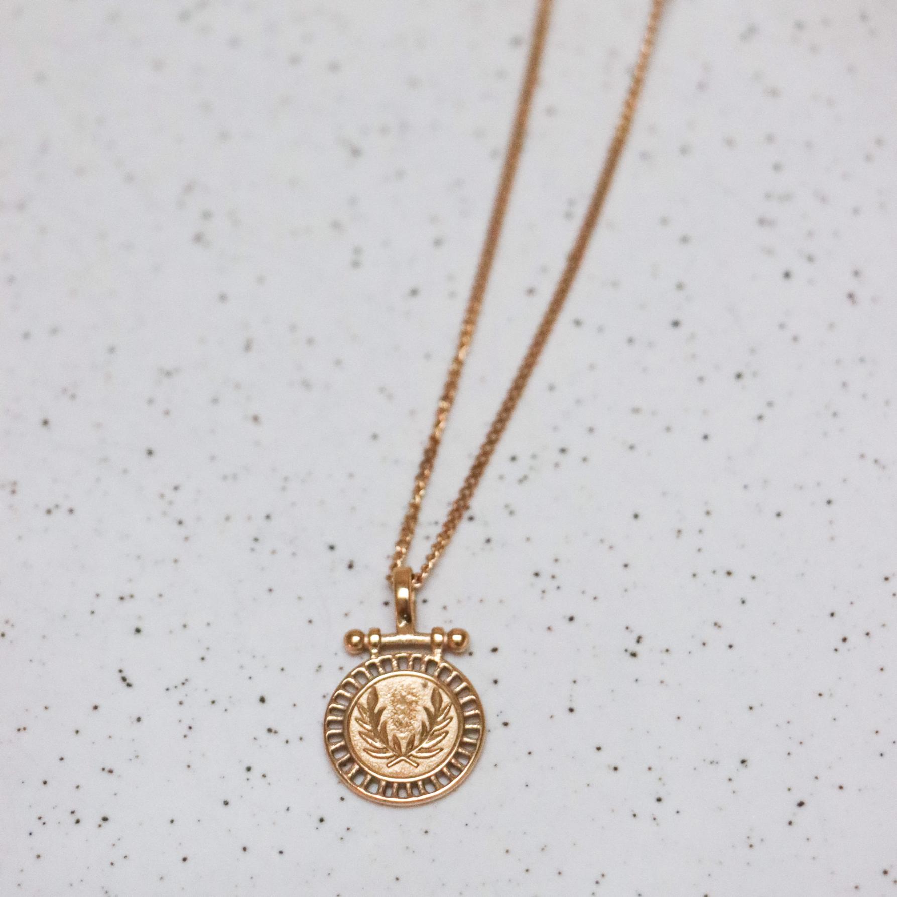 Olea necklace gold
