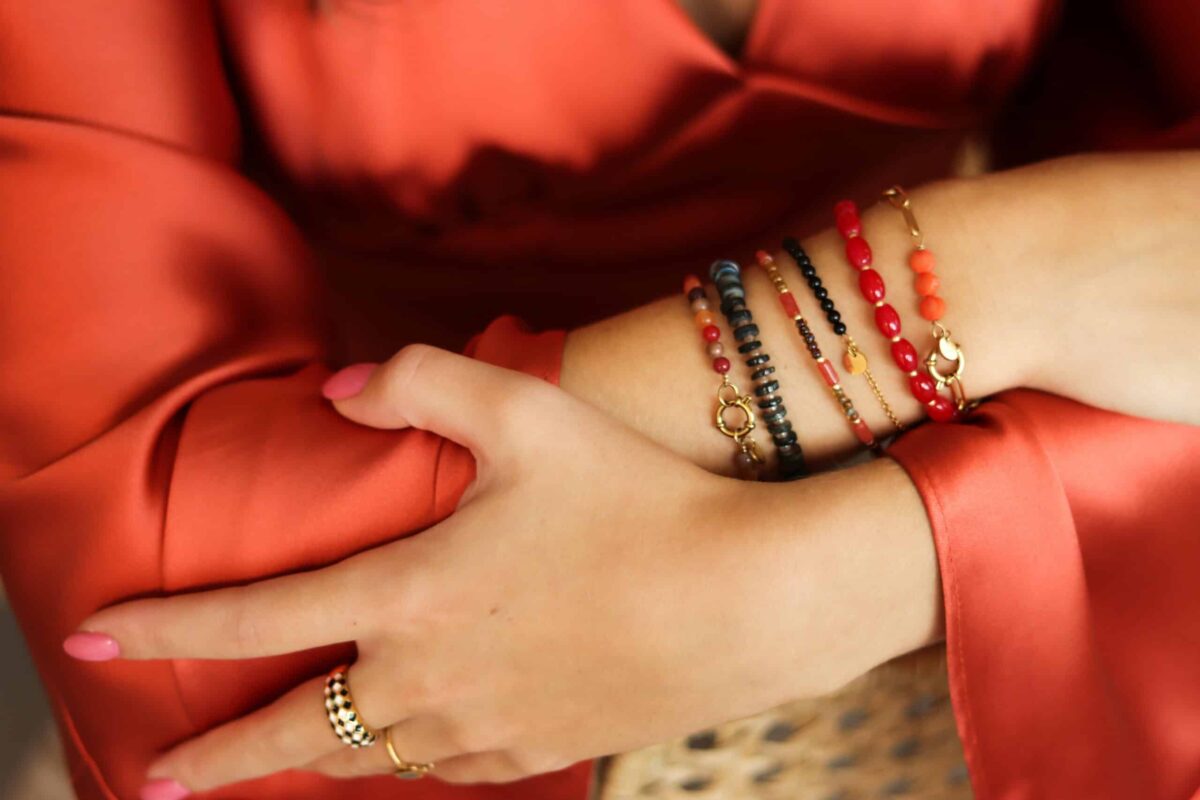 Orange dot bracelet gold