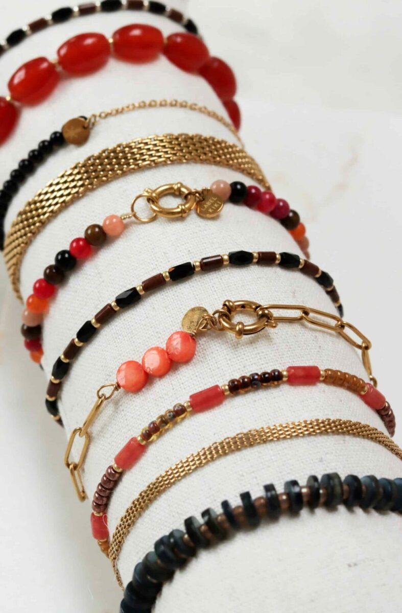 Orange dot bracelet gold