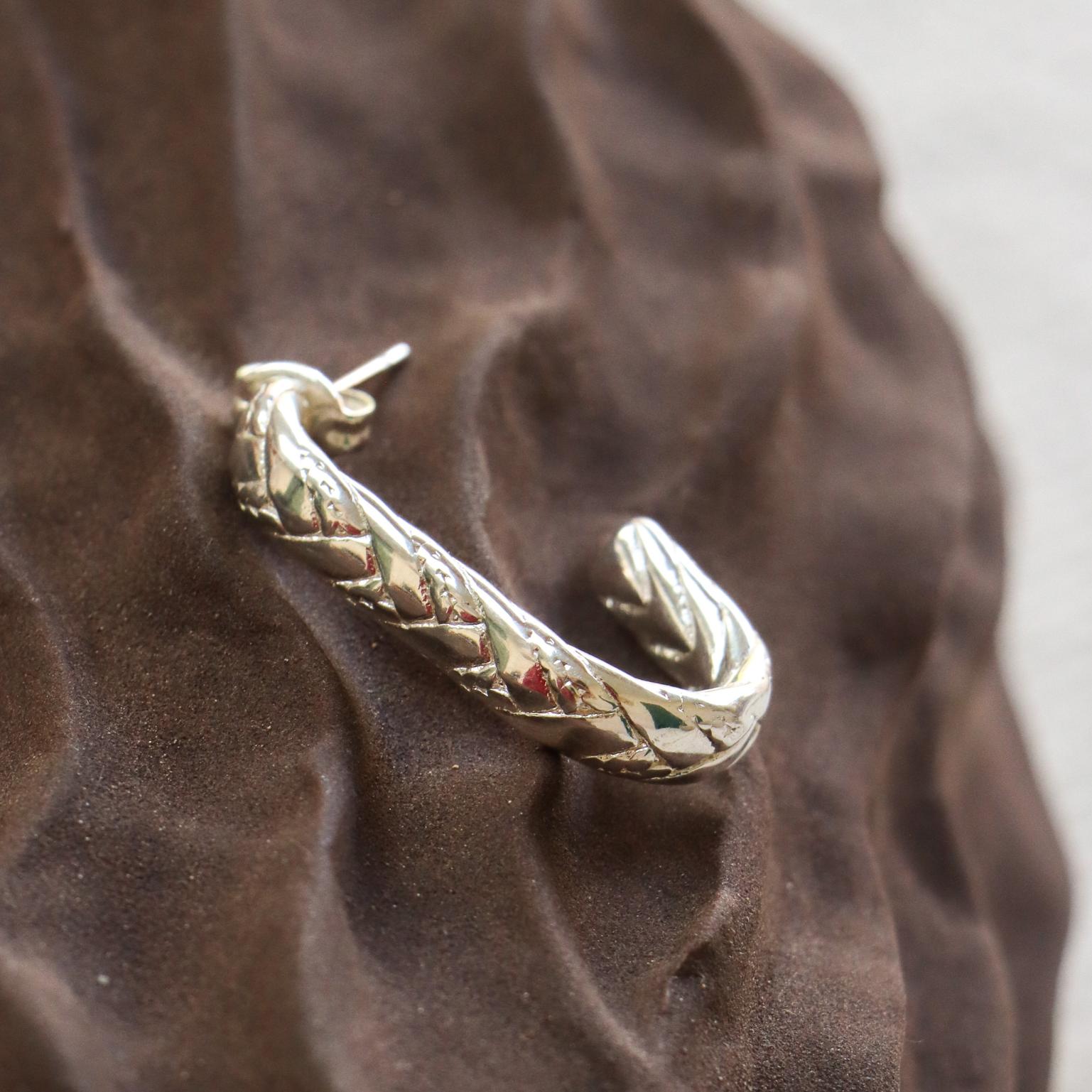 Oval braid hoop silver