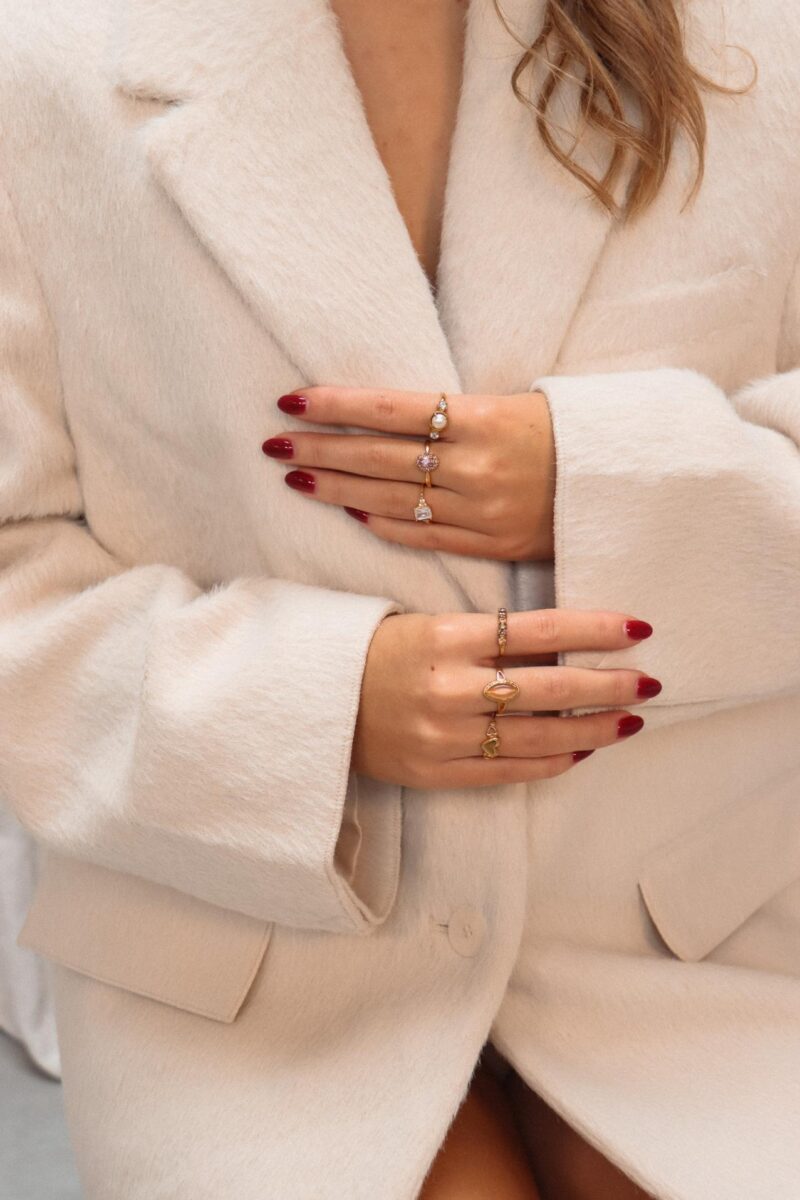 Oval cat eye ring gold