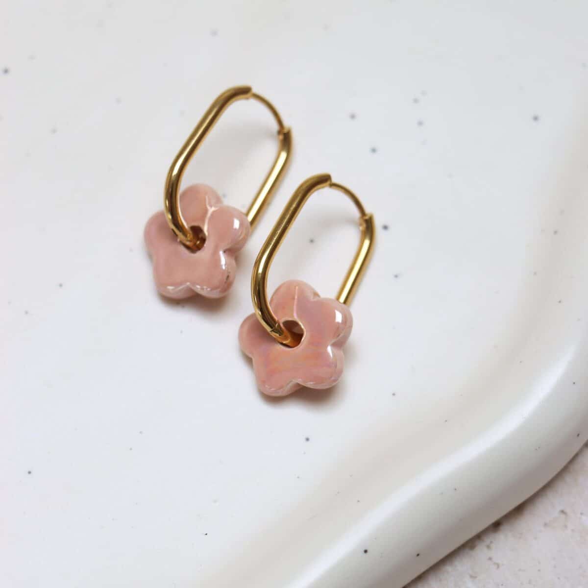 Oval flower hoop gold
