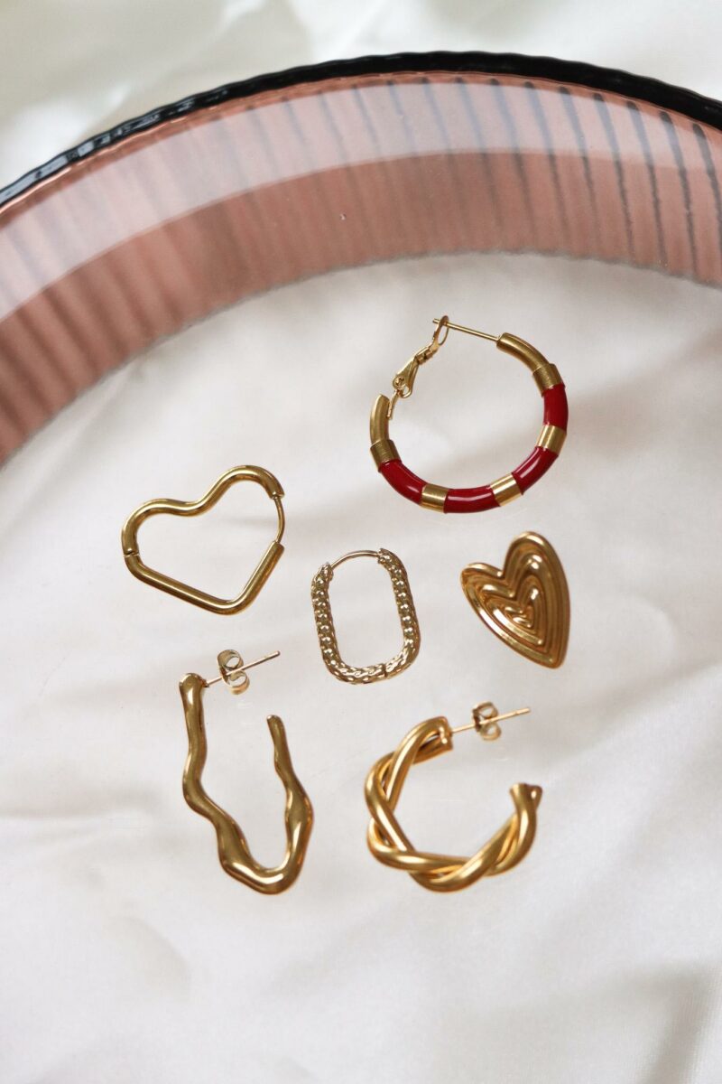 Oval hilly hoop gold