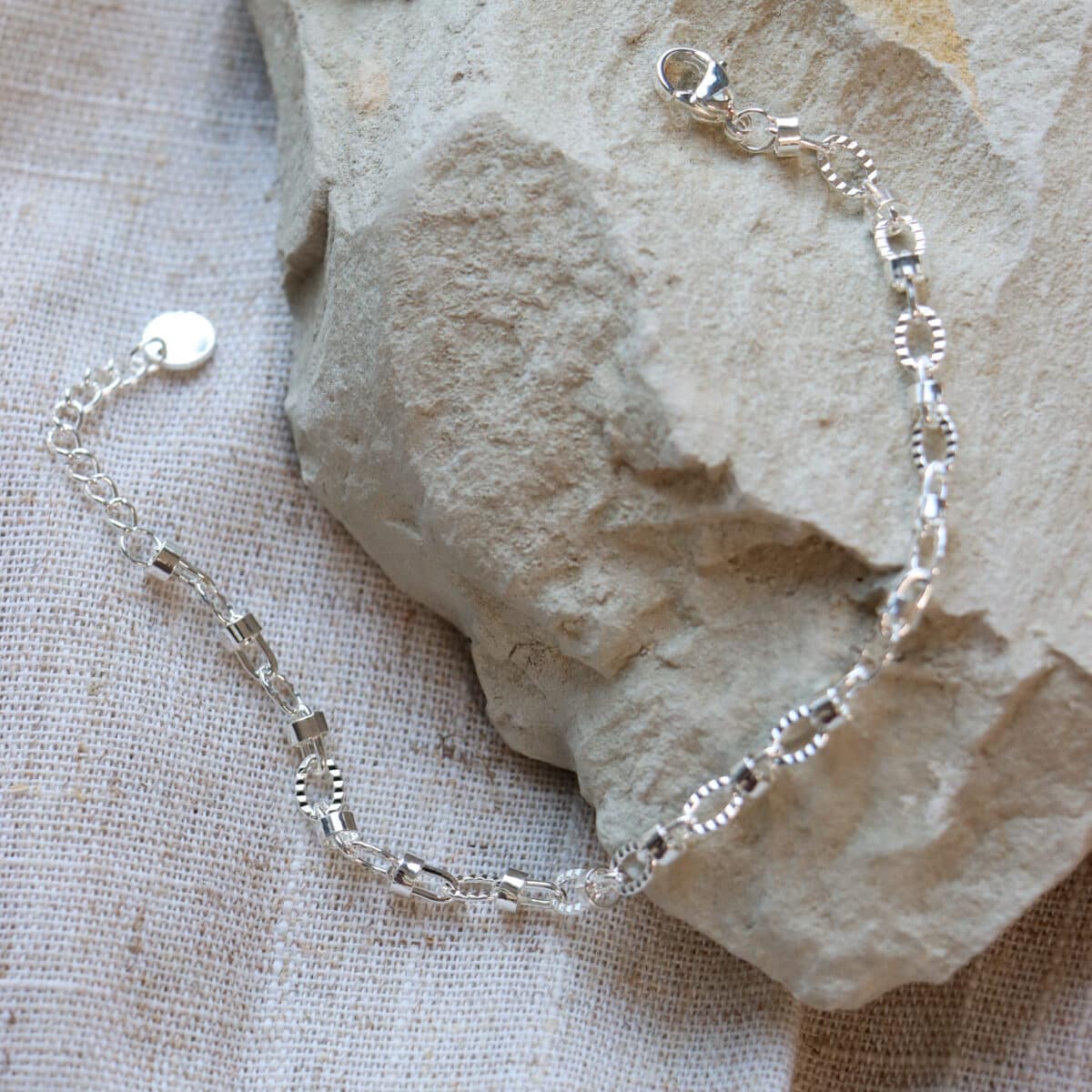 Oval loop bracelet silver