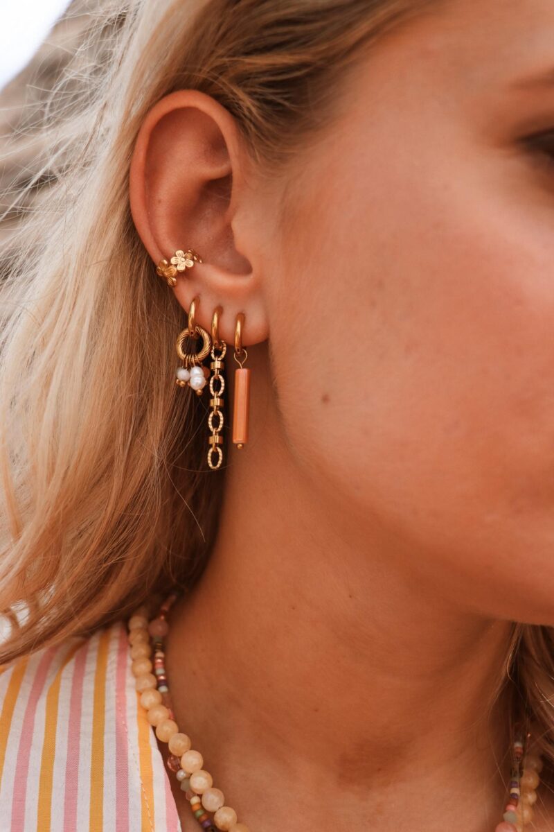 Oval loop hoop gold