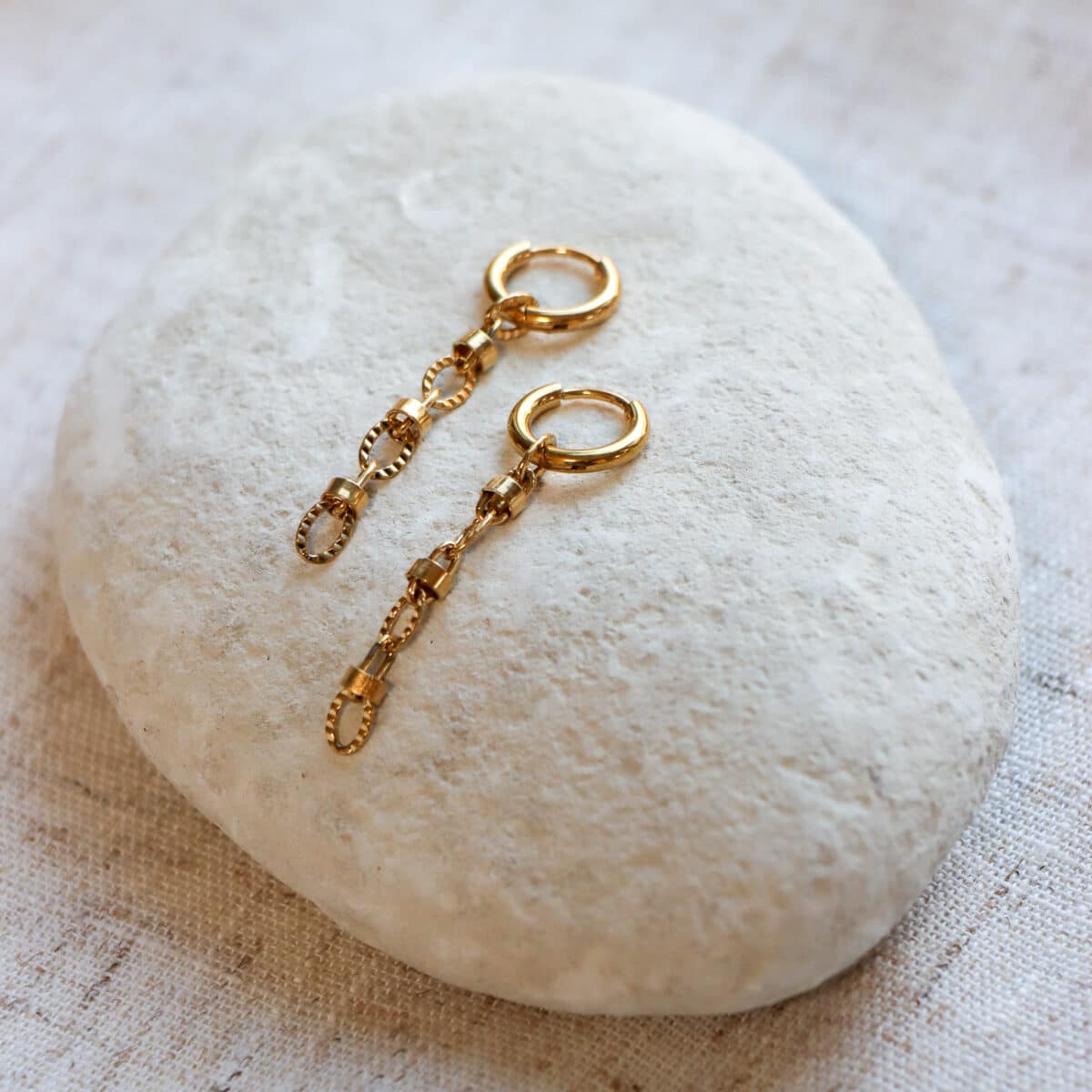 Oval loop hoop gold