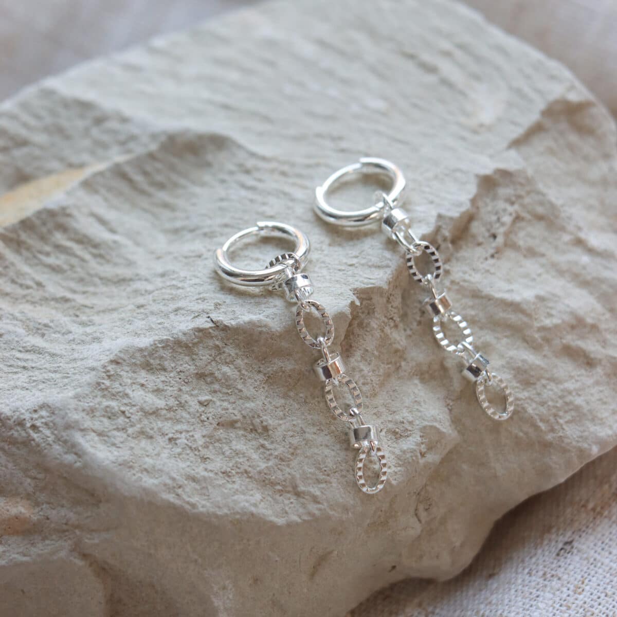 Oval loop hoop silver