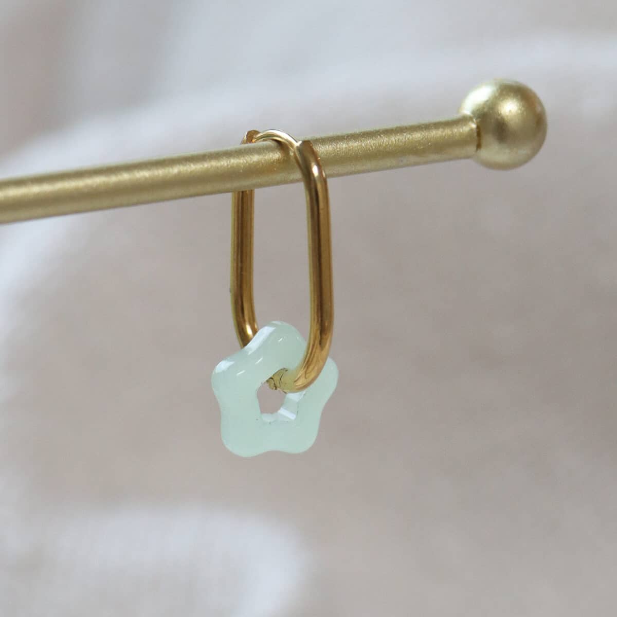 Oval Mint hoop gold
