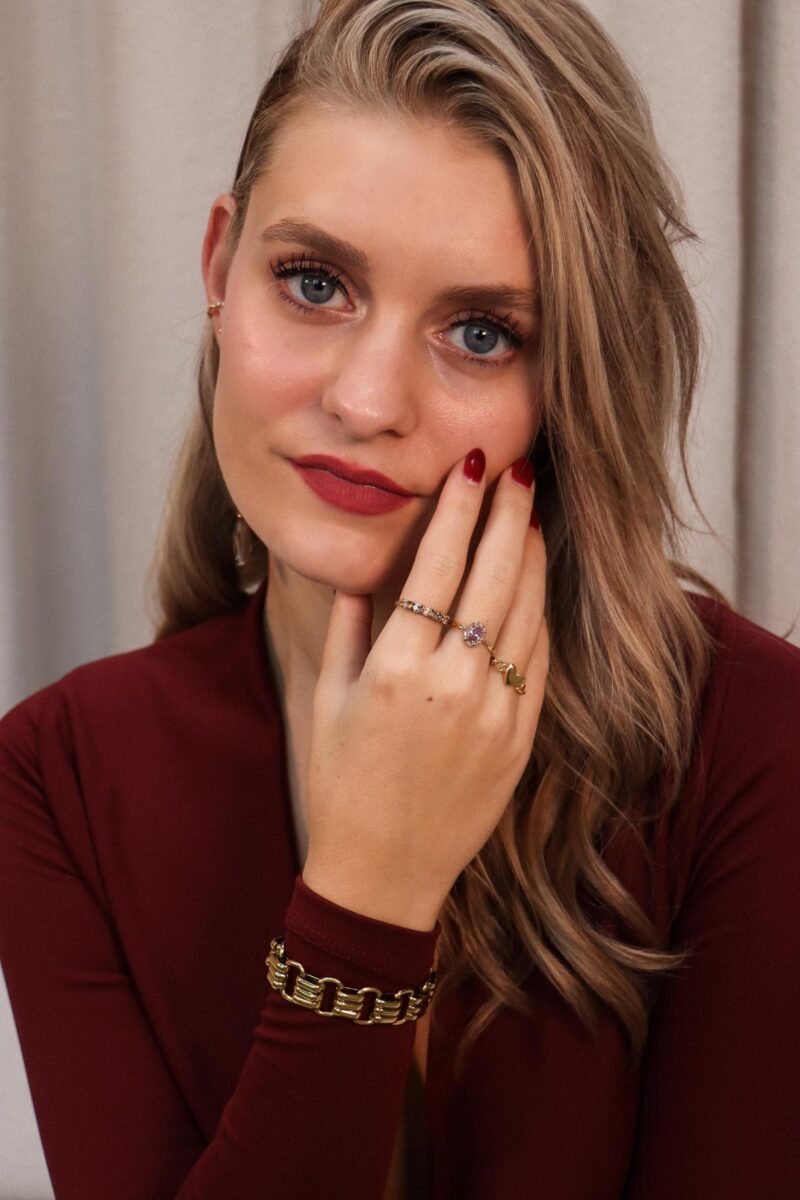 Oval Rhodolite ring gold