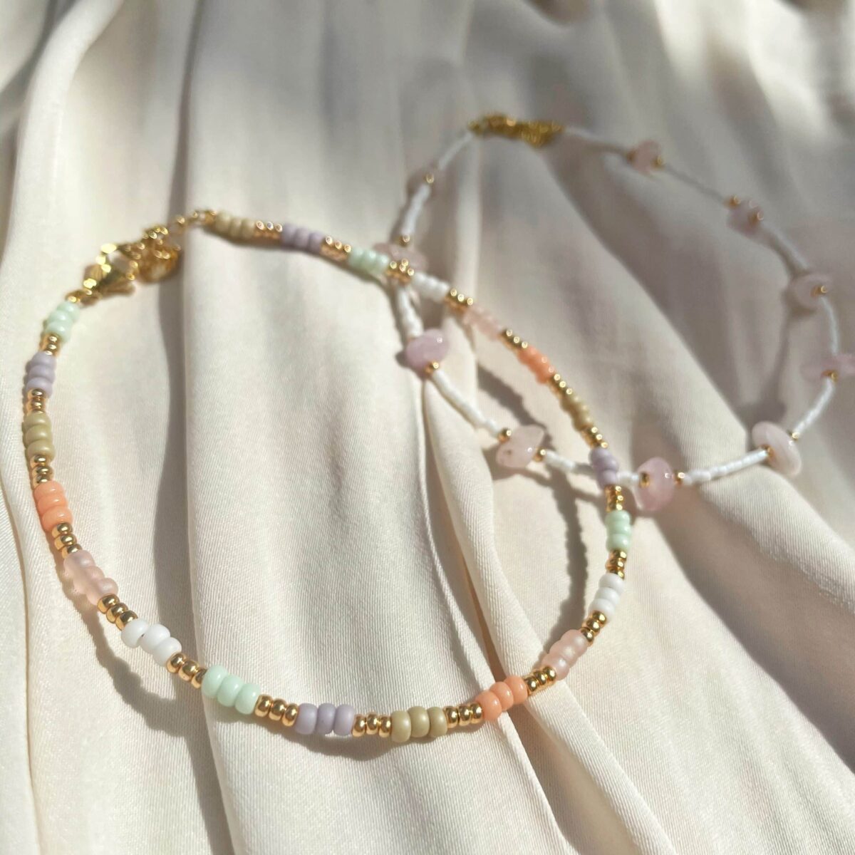 Pastel rainbow anklet gold