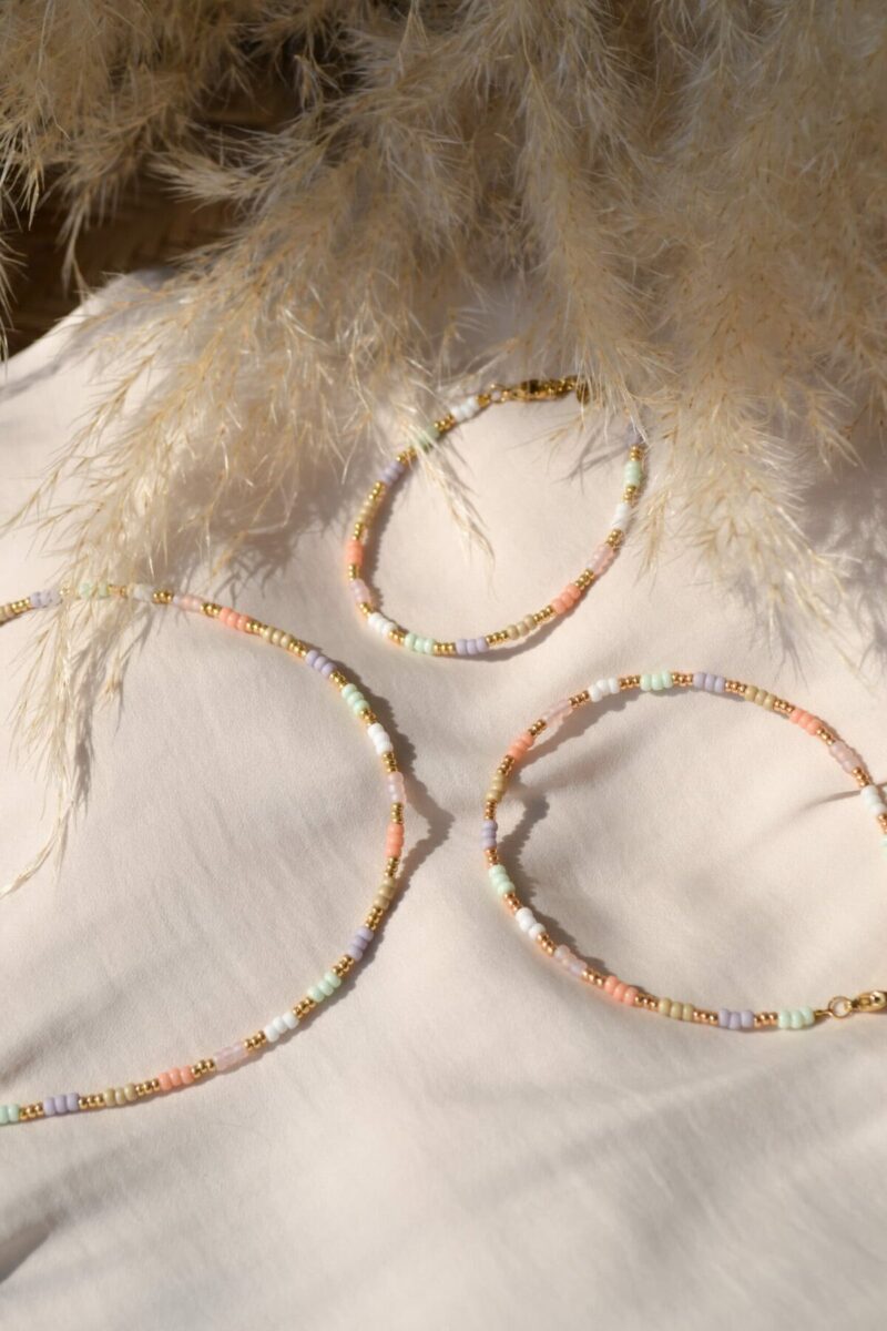 Pastel rainbow bracelet gold