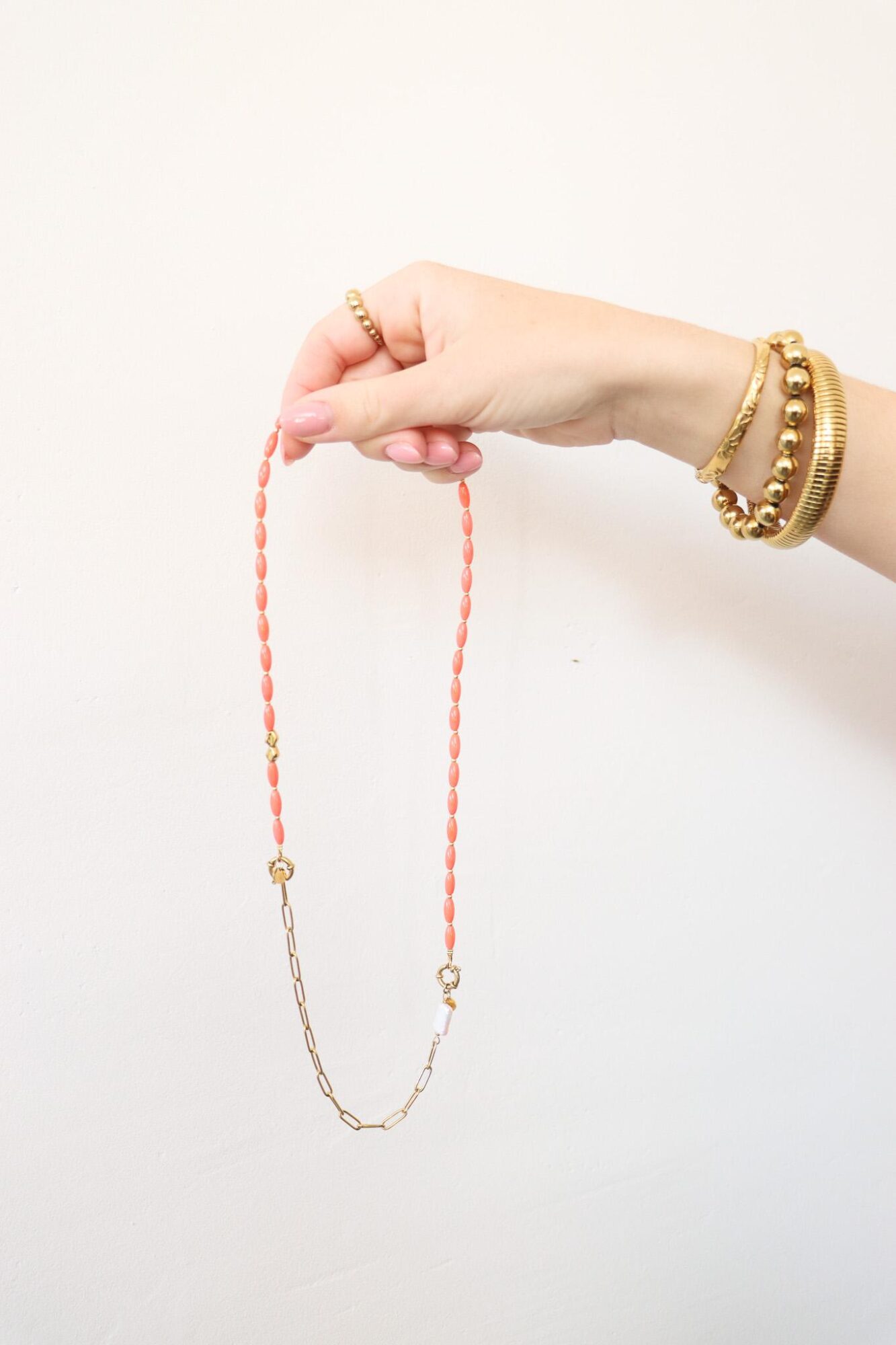 Peachy baby long necklace gold