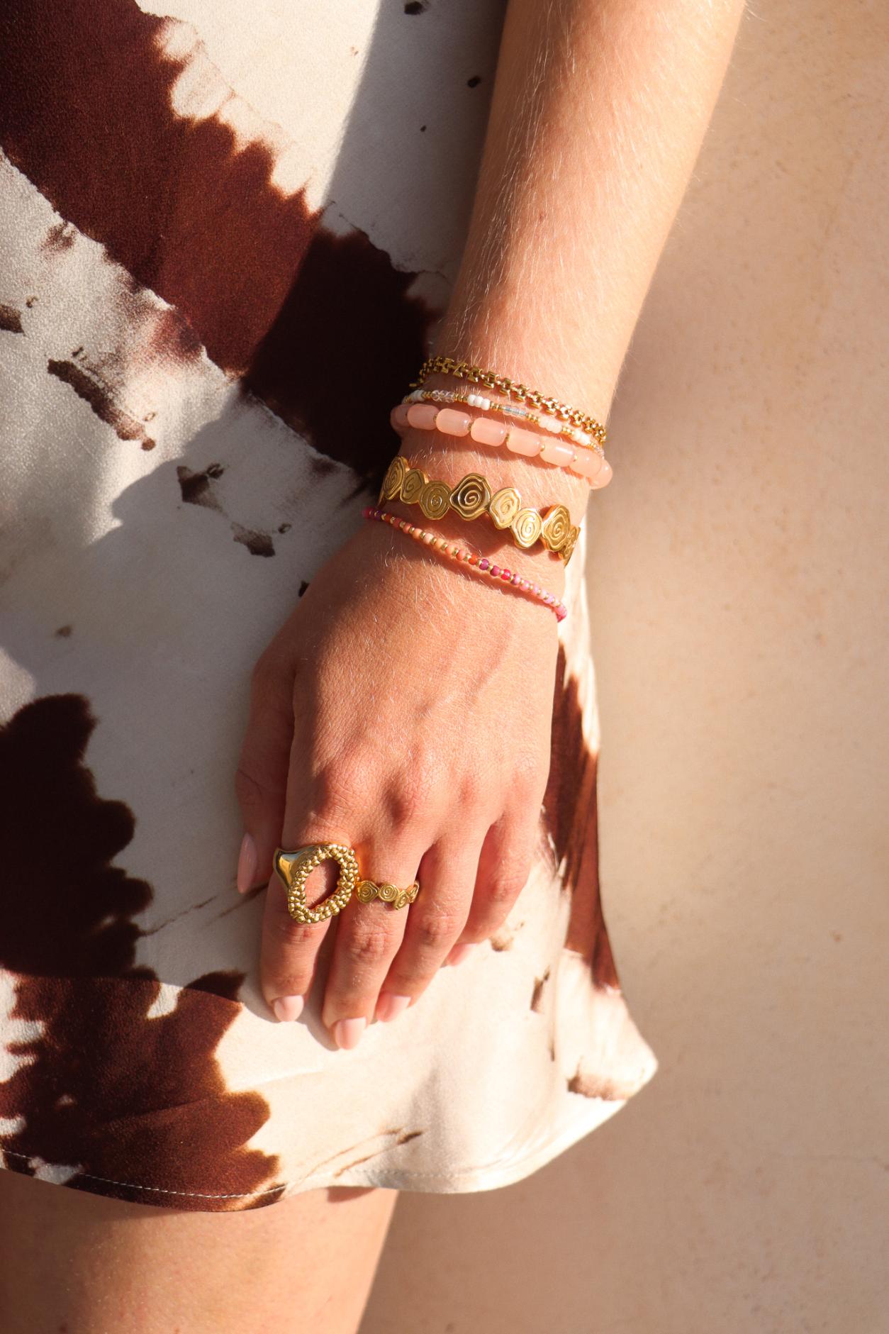 Peachy beads bracelet gold
