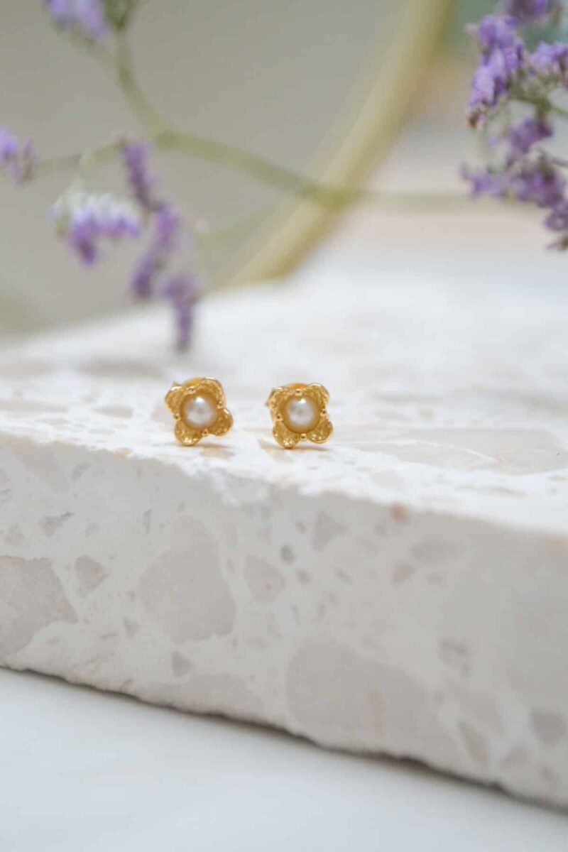 Pearl flower gold