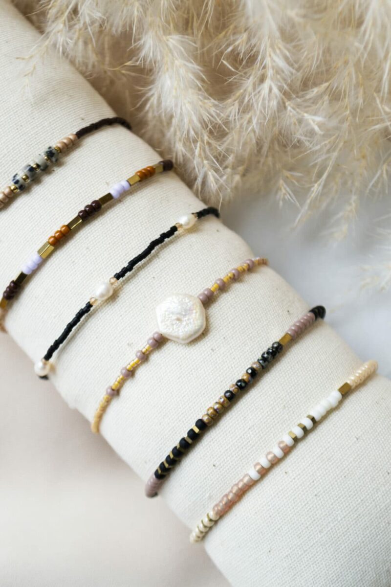 Perfect white bracelet gold