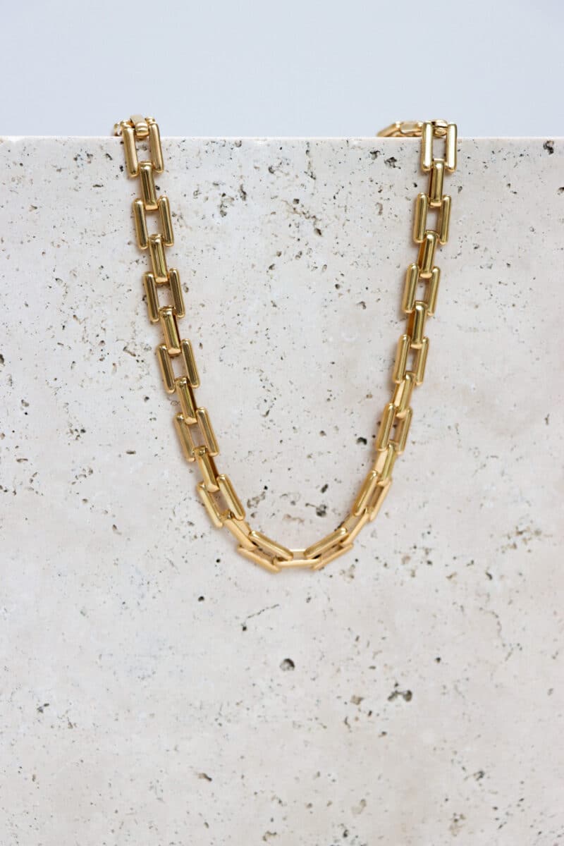 Queen of cubes neckace gold