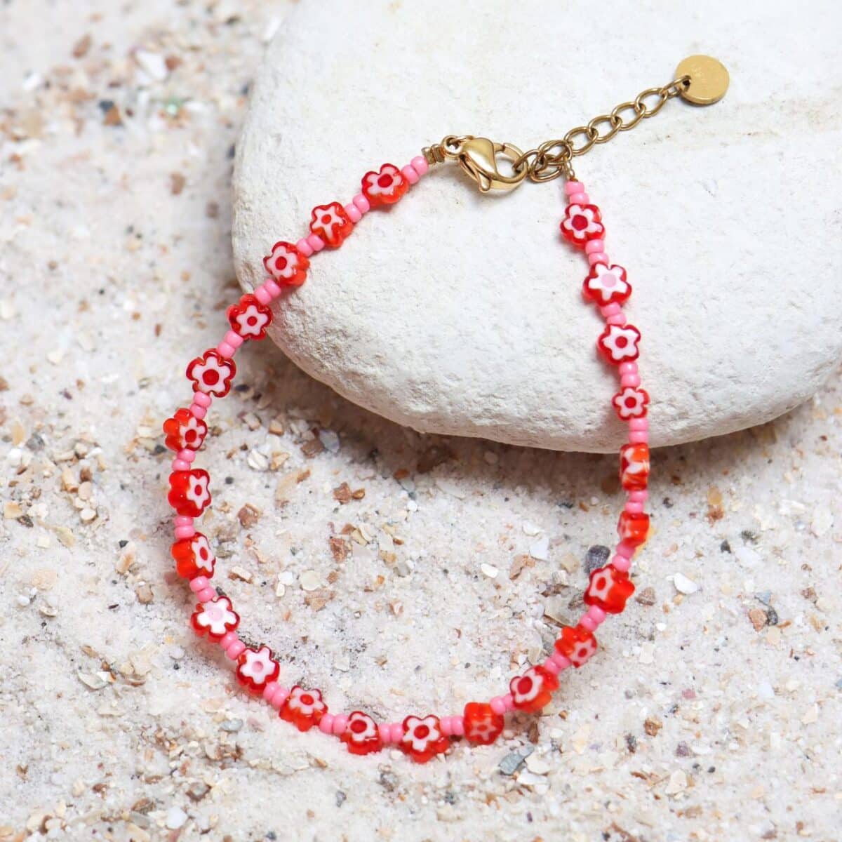 Red flowers bracelet gold