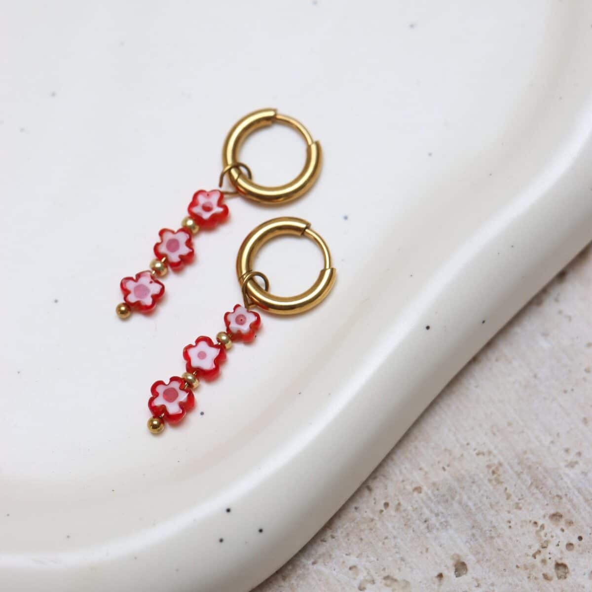 Red flowers hoop gold