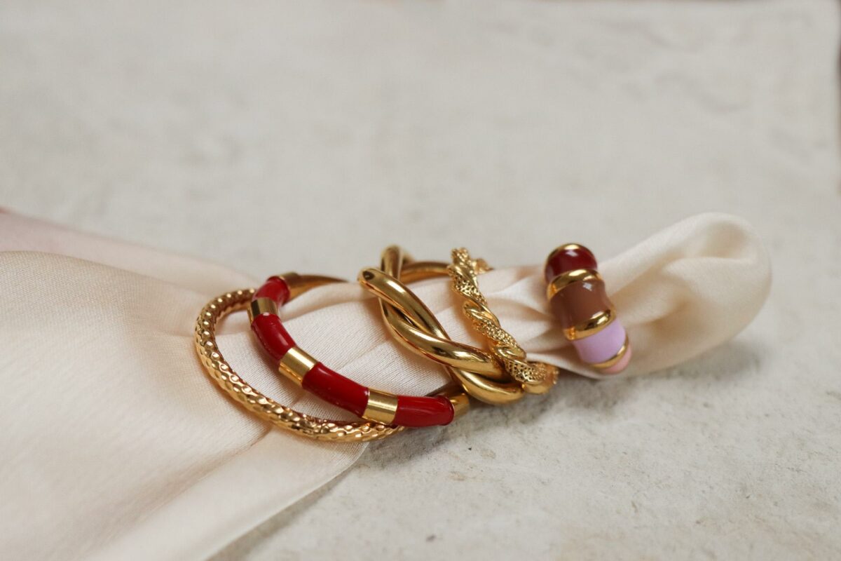 Red hoola hoop gold